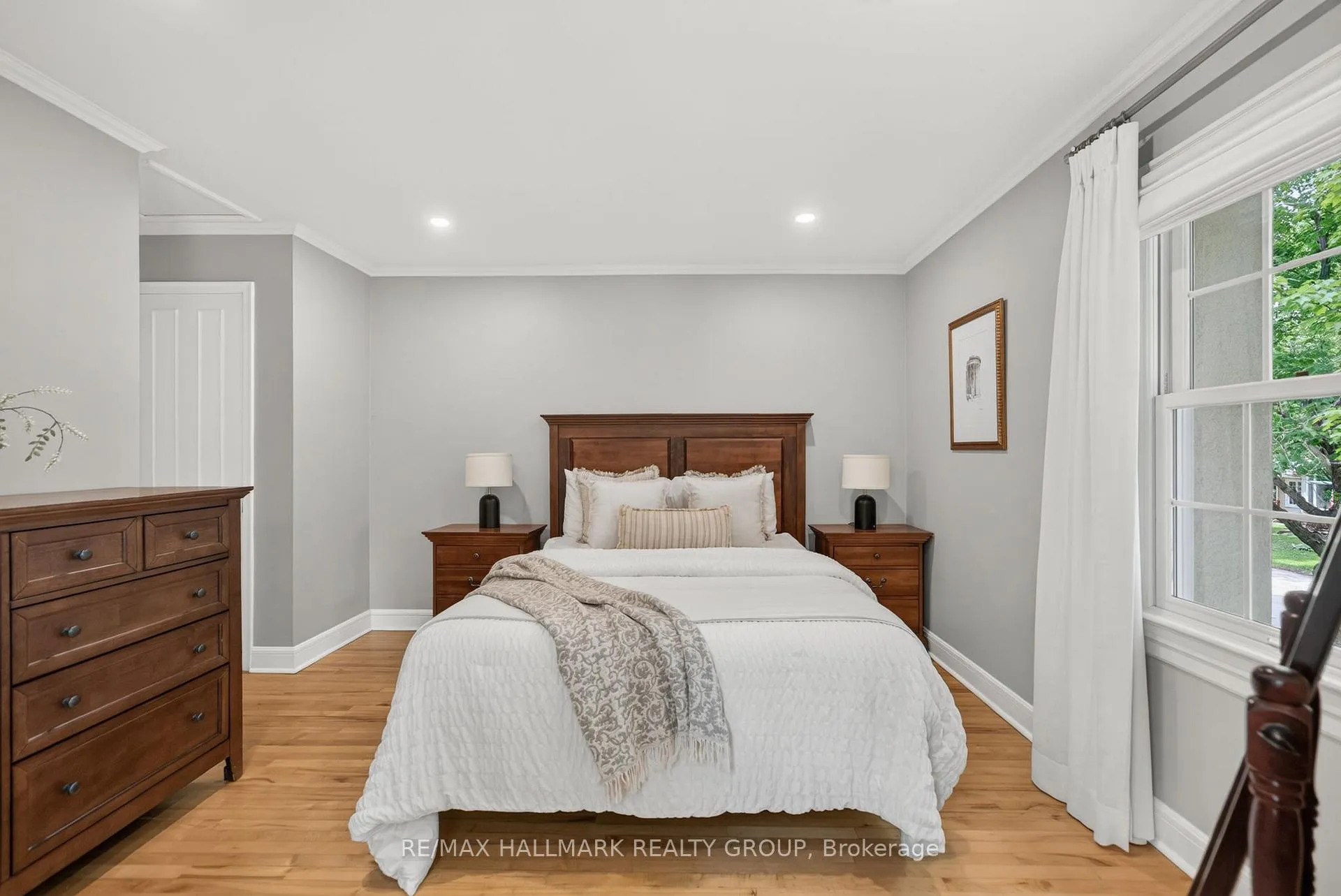 Photo 25 of 1 Bedford Crescent, Ottawa, Manor Park — HOMEH