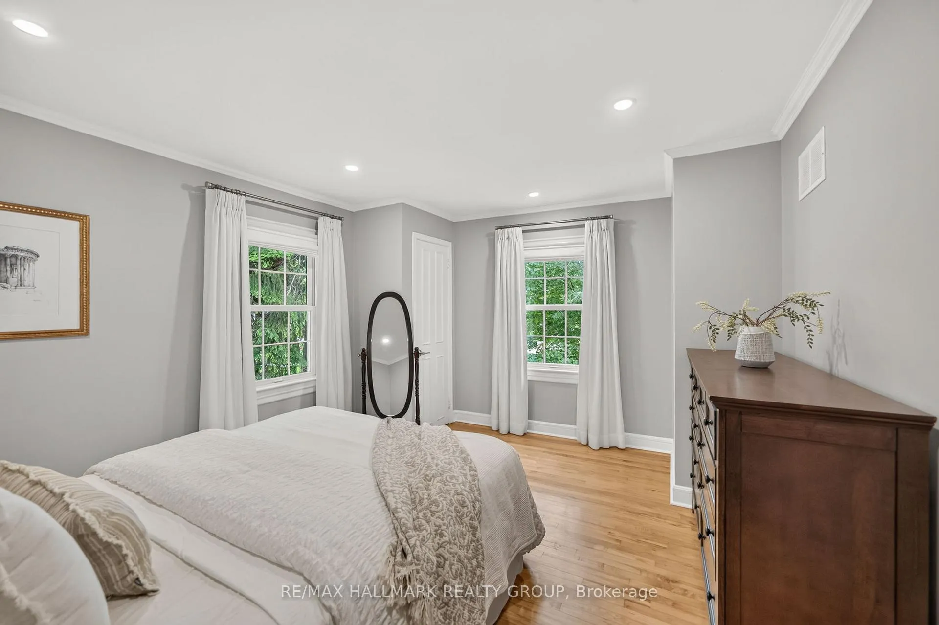 Photo 28 of 1 Bedford Crescent, Ottawa, Manor Park — HOMEH