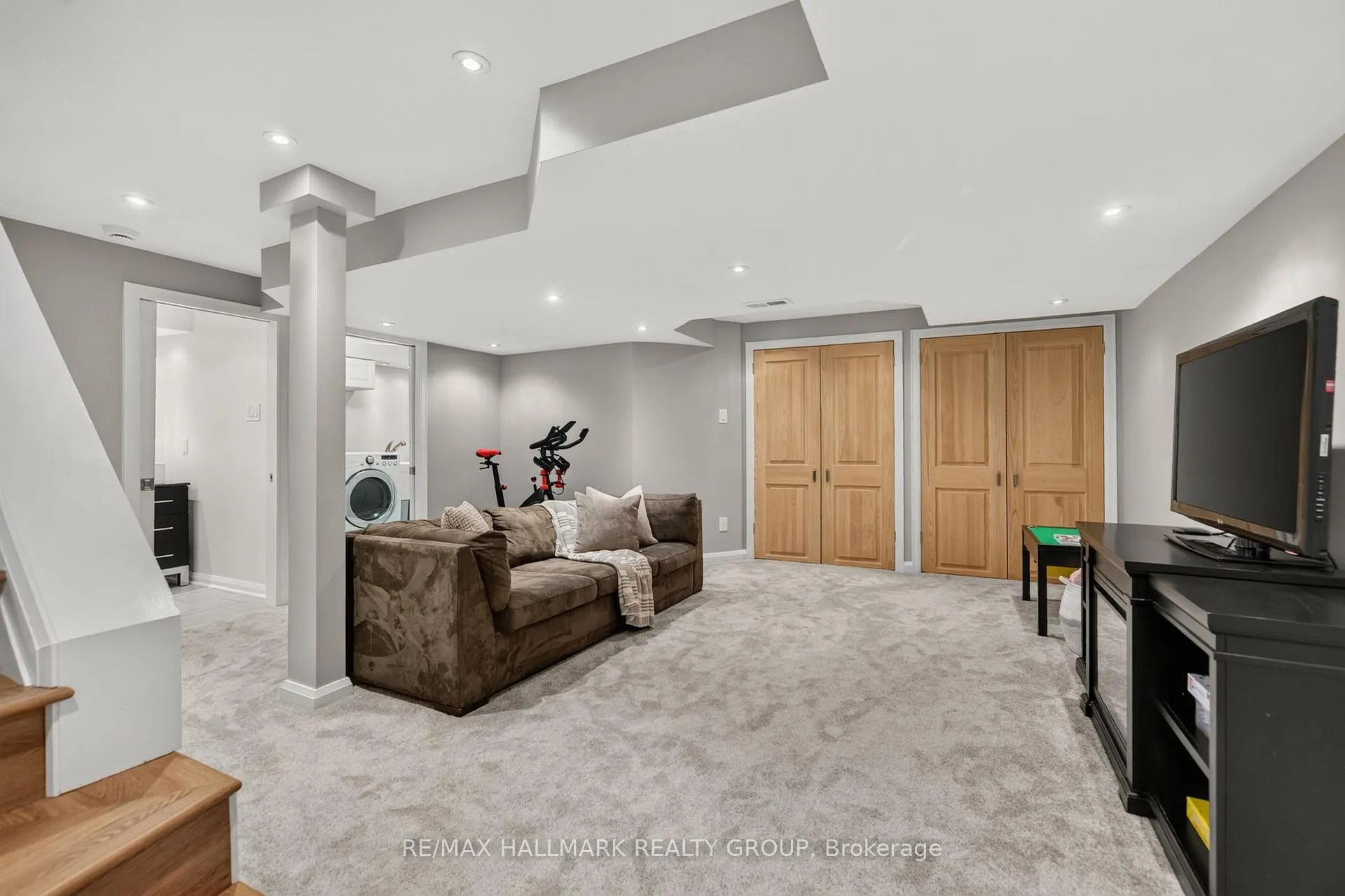 Photo 36 of 1 Bedford Crescent, Ottawa, Manor Park — HOMEH