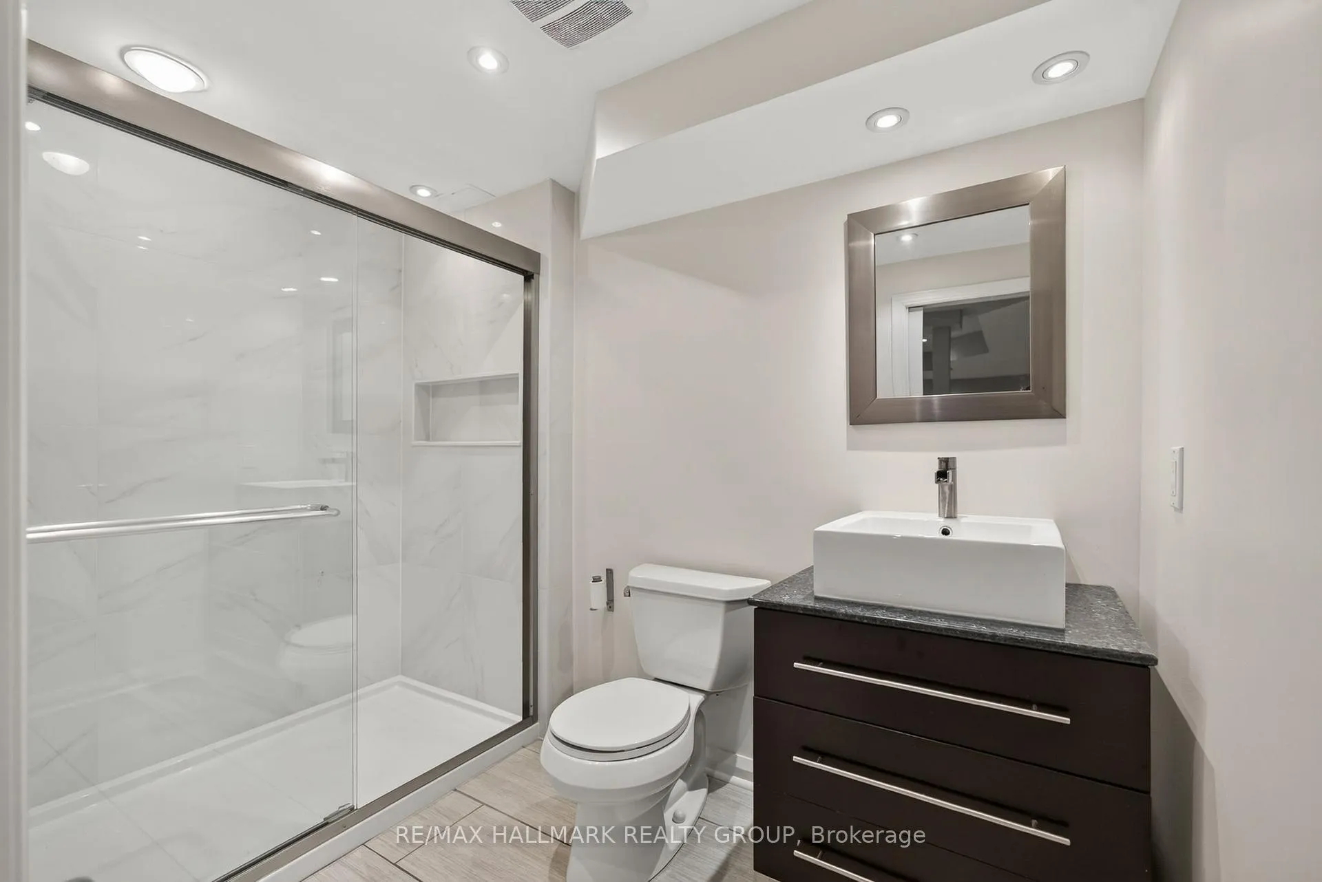 Photo 39 of 1 Bedford Crescent, Ottawa, Manor Park — HOMEH