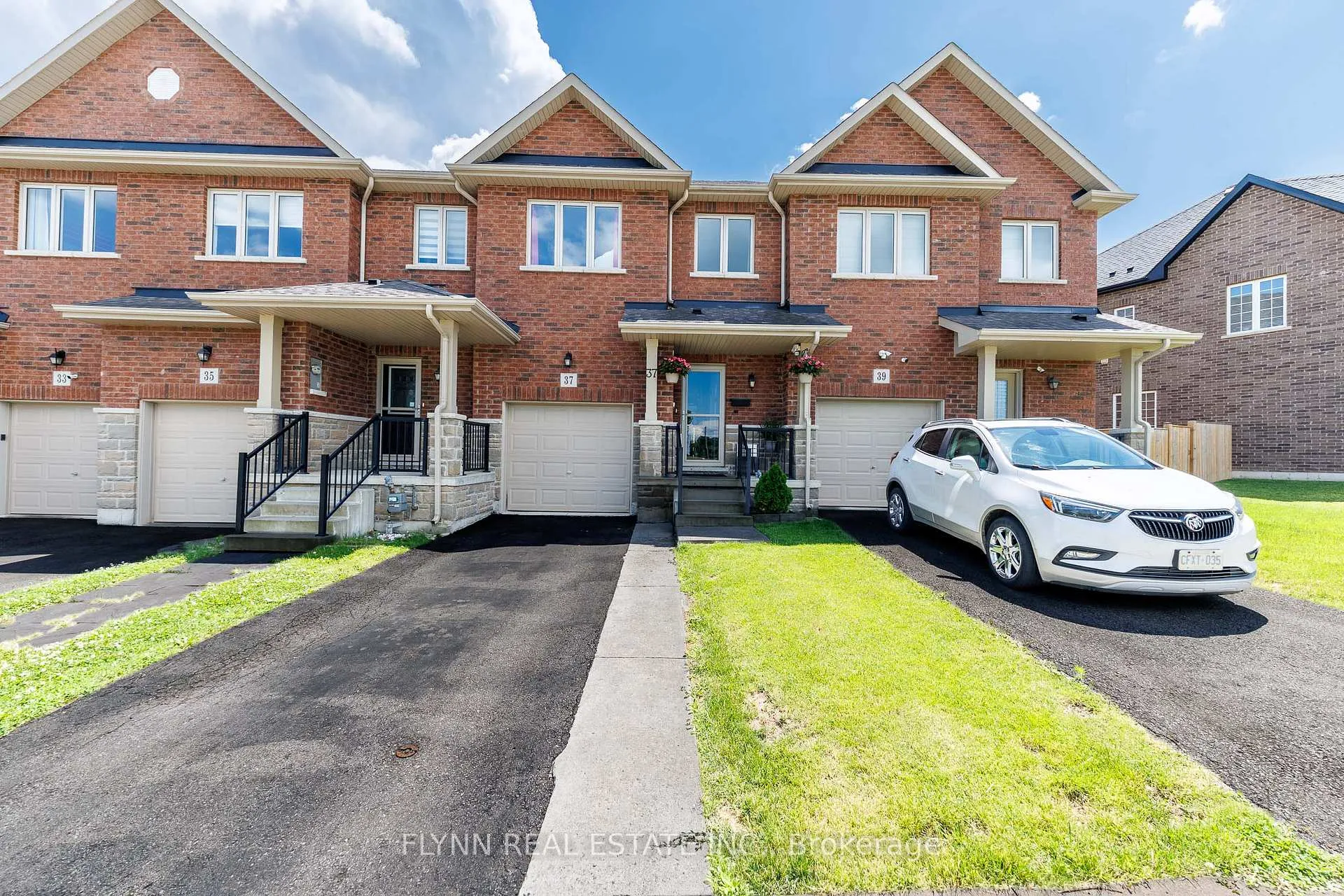Photo 2 of 37 Sunset Way, Thorold, Rolling Meadows — HOMEH