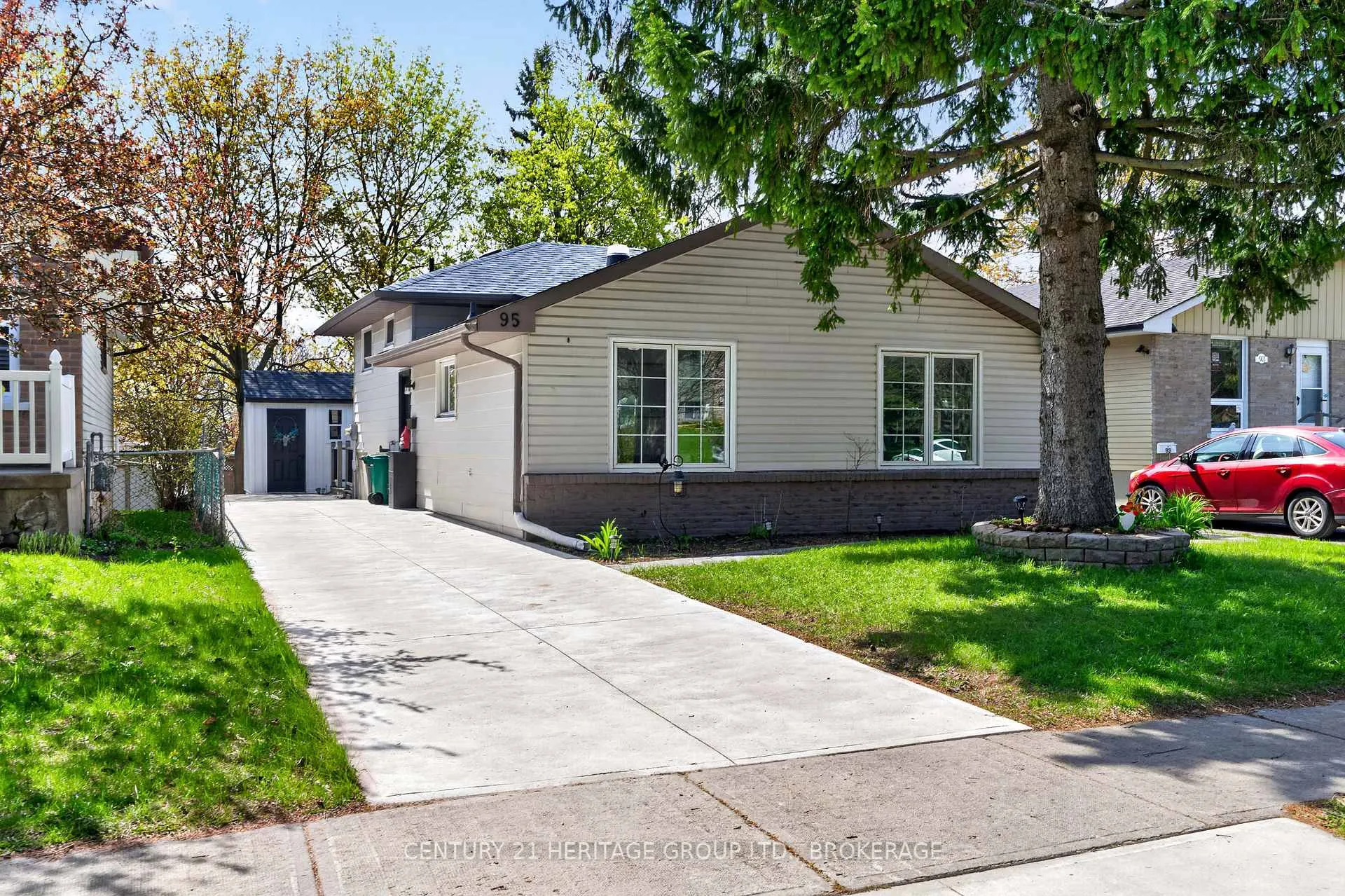 Photo 1 of 95 Virginia Street, Kingston, Rideau — HOMEH