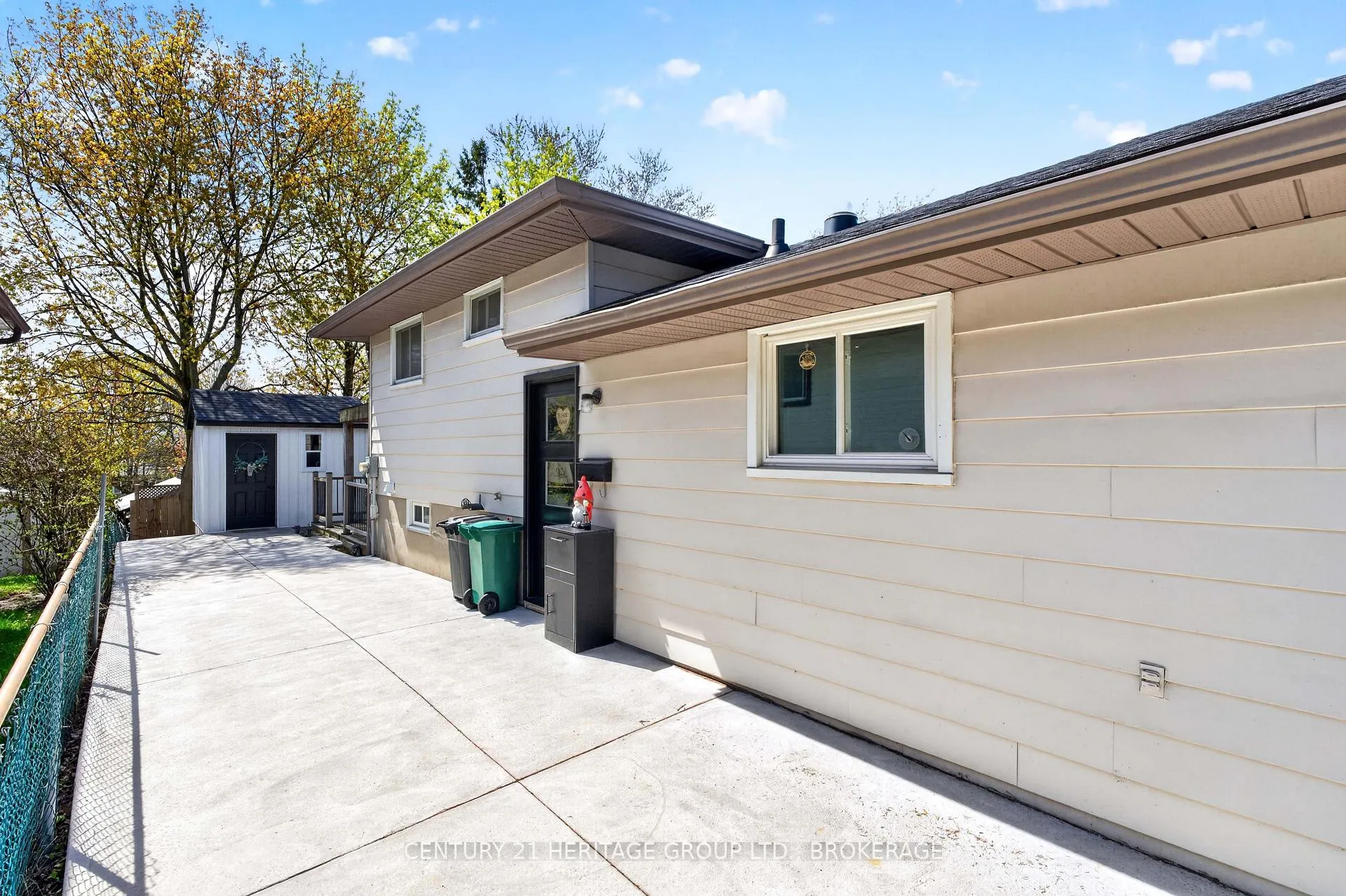 Photo 5 of 95 Virginia Street, Kingston, Rideau — HOMEH