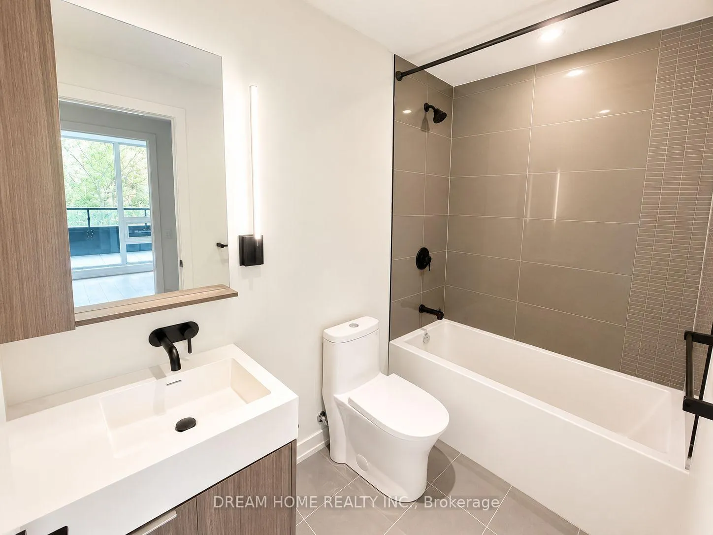 Photo 8 of Unit 210, 127 Broadway Avenue, Toronto, Mount Pleasant West — HOMEH