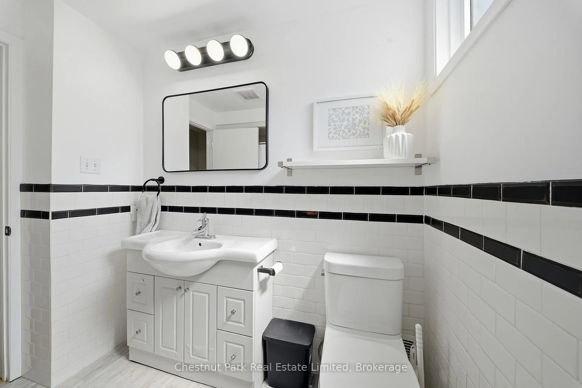 Photo 31 of 32 Barker Street, Prince Edward County, Picton — HOMEH