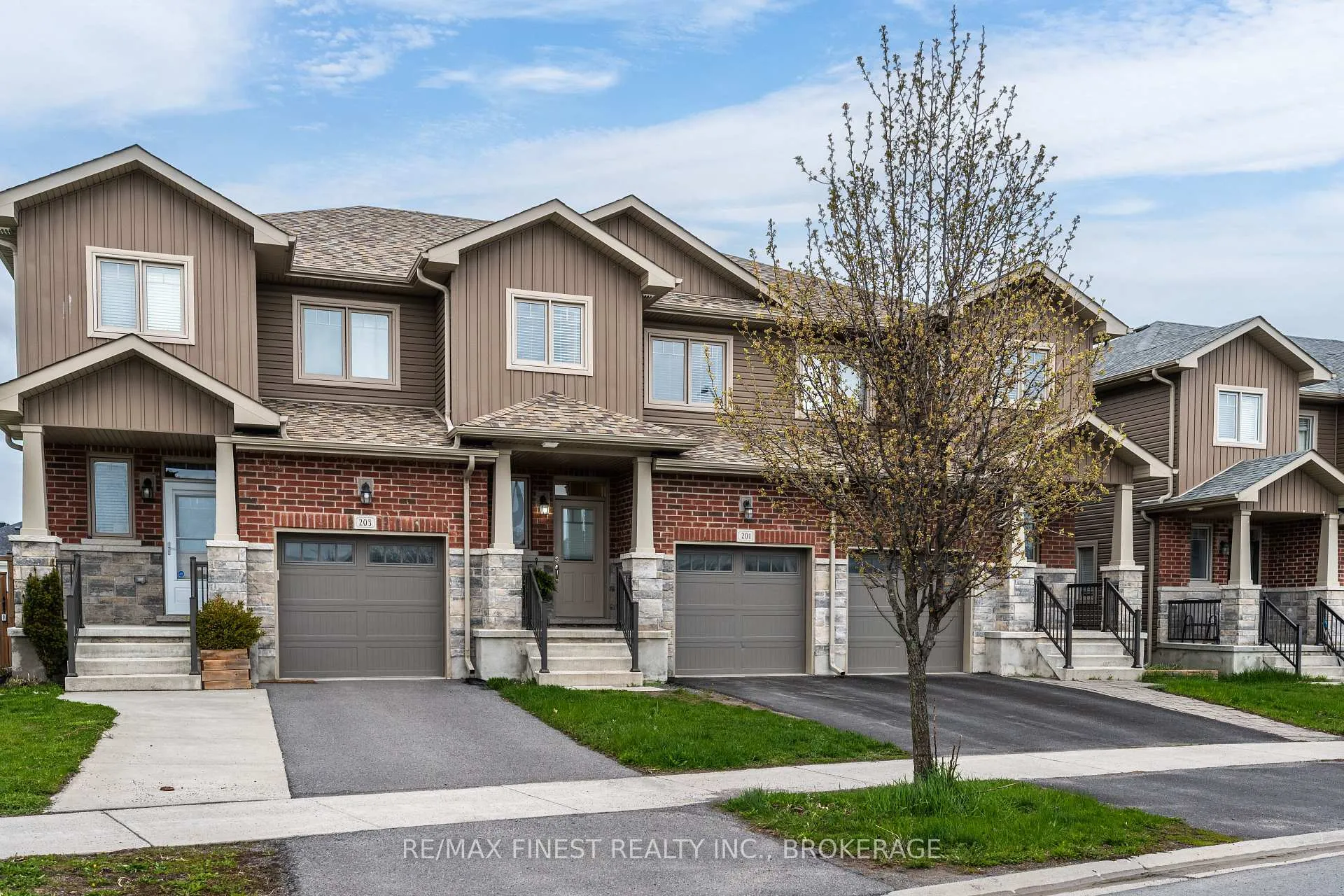 Photo 3 of 201 Pratt Drive, Loyalist, Amherstview — HOMEH