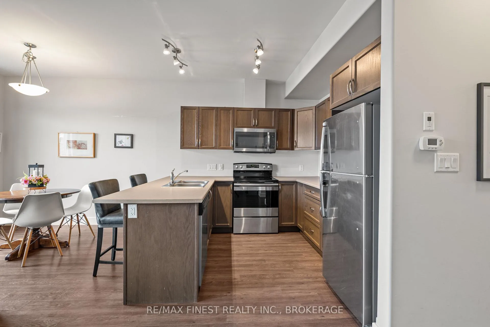 Photo 13 of 201 Pratt Drive, Loyalist, Amherstview — HOMEH