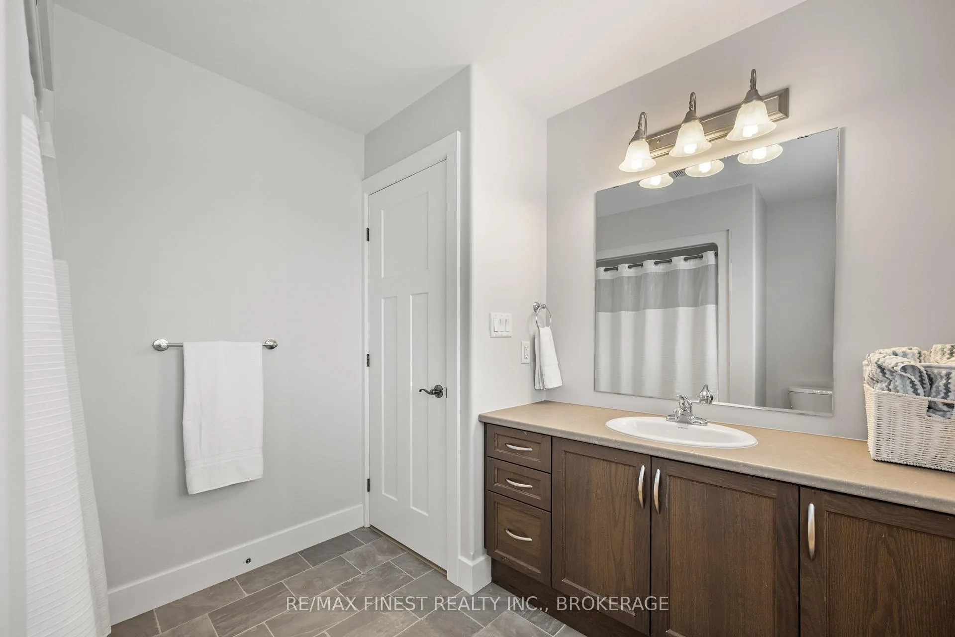 Photo 19 of 201 Pratt Drive, Loyalist, Amherstview — HOMEH