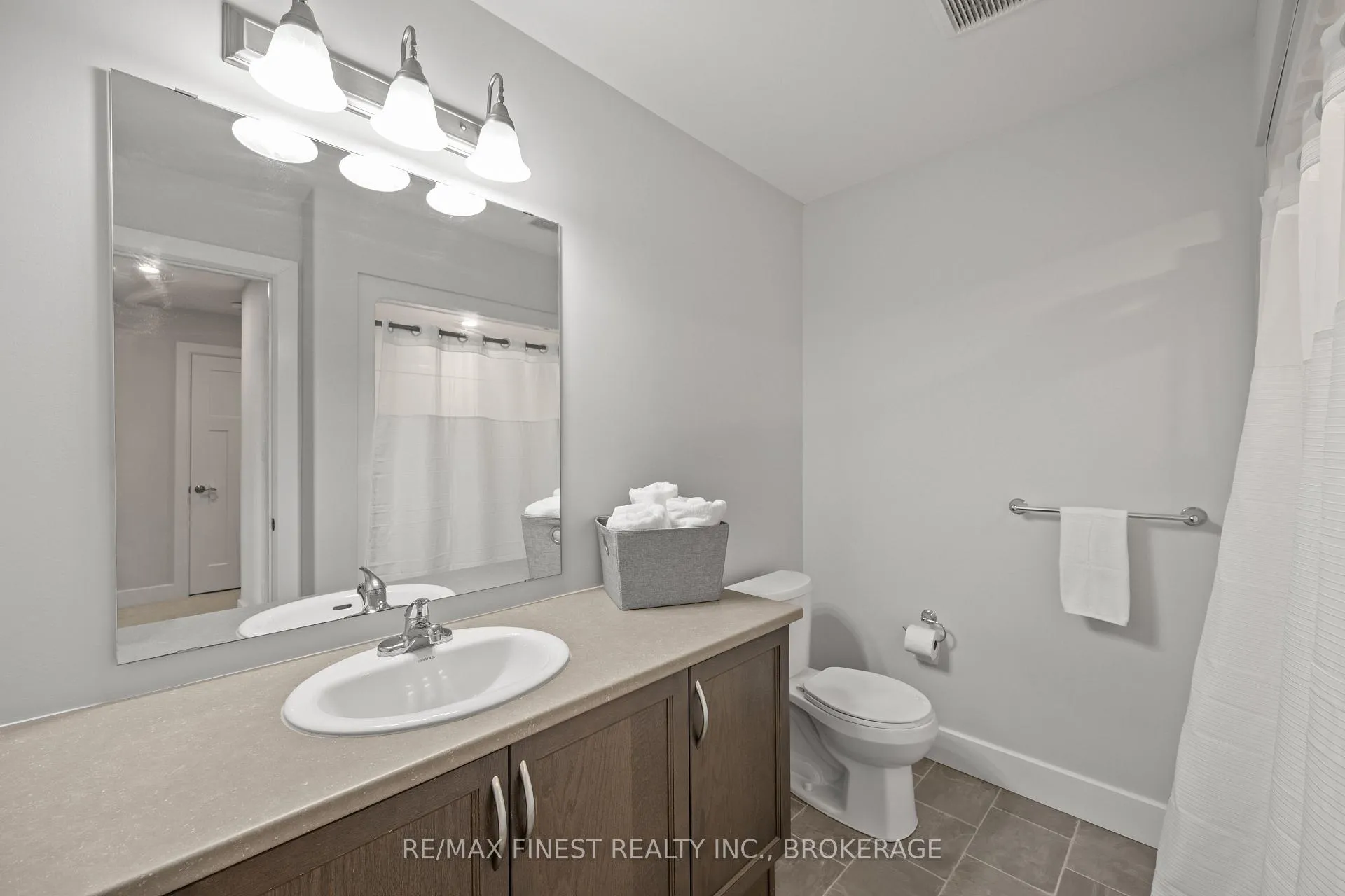Photo 24 of 201 Pratt Drive, Loyalist, Amherstview — HOMEH