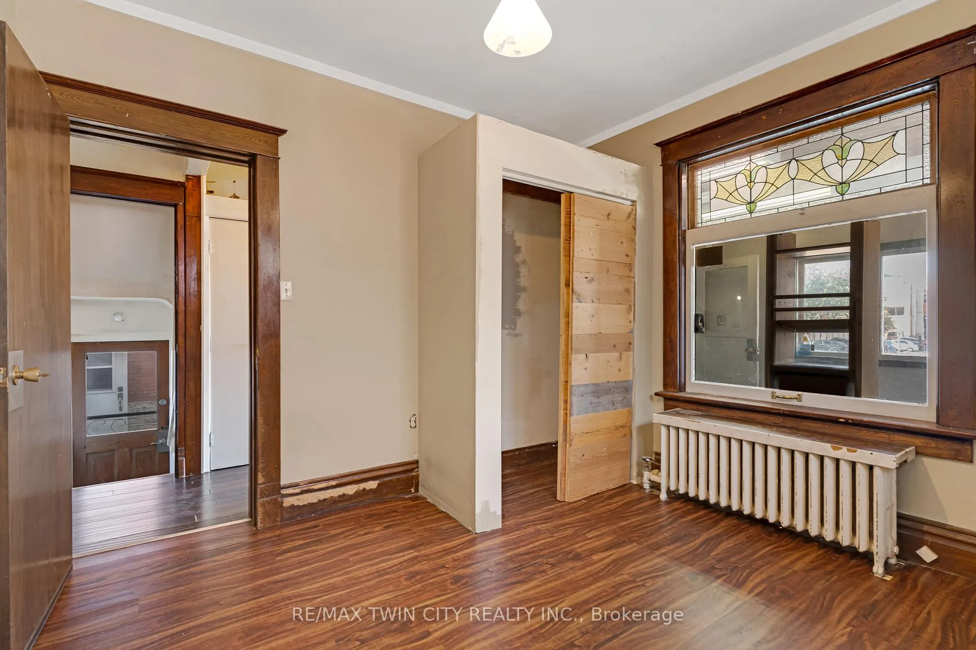 Photo 6 of 91 Charles Street E, Kitchener, Cedar Hill — HOMEH