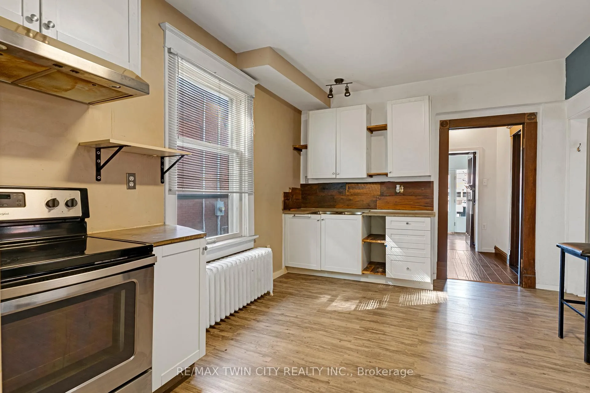 Photo 8 of 91 Charles Street E, Kitchener, Cedar Hill — HOMEH