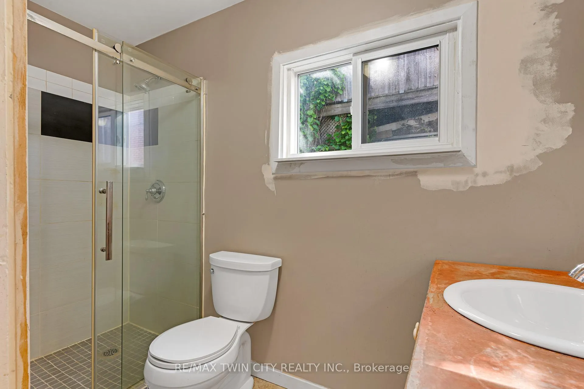 Photo 14 of 91 Charles Street E, Kitchener, Cedar Hill — HOMEH