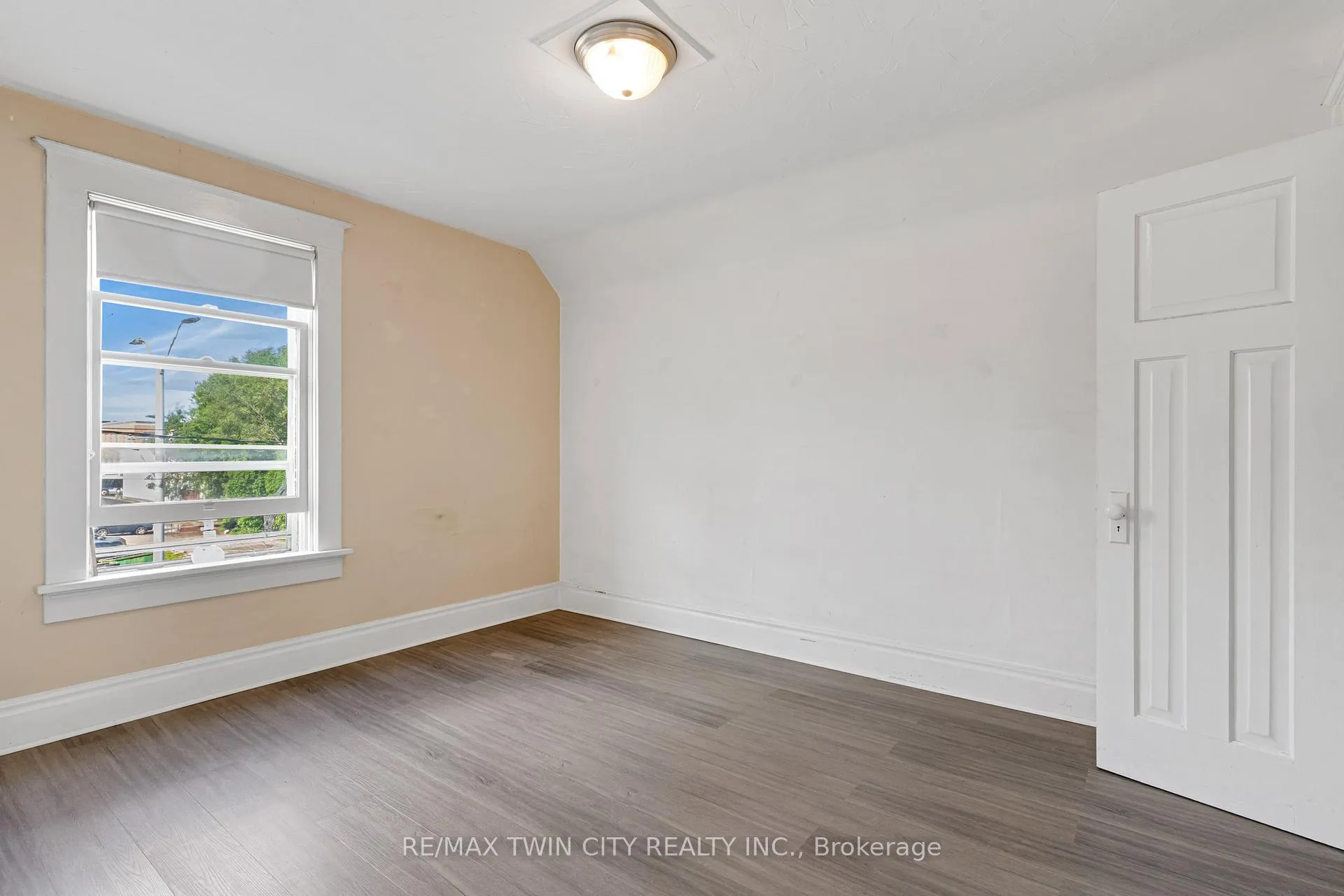 Photo 18 of 91 Charles Street E, Kitchener, Cedar Hill — HOMEH