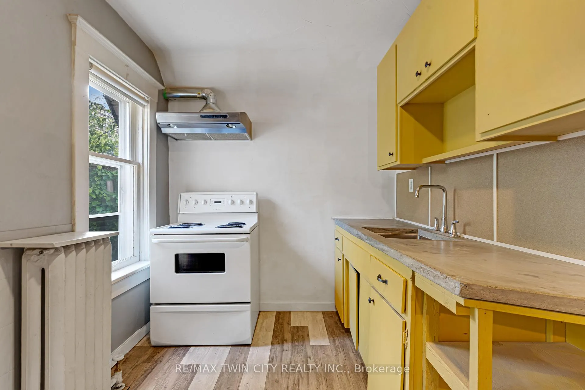 Photo 21 of 91 Charles Street E, Kitchener, Cedar Hill — HOMEH