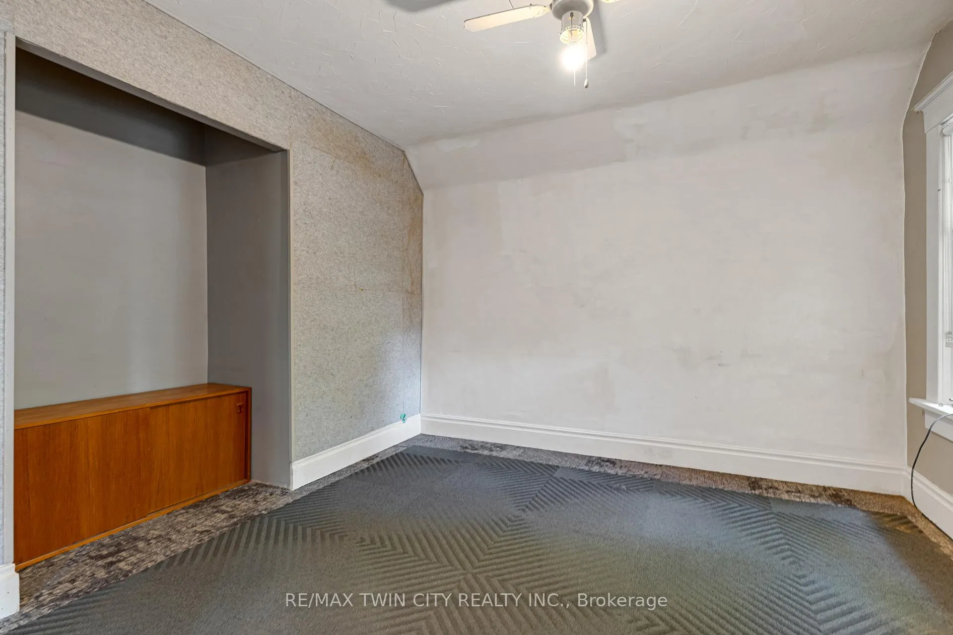 Photo 25 of 91 Charles Street E, Kitchener, Cedar Hill — HOMEH