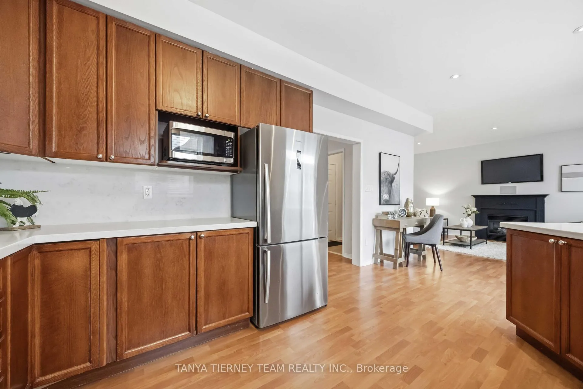 Photo 20 of 75 Robert Attersley Drive E, Whitby, Taunton North — HOMEH