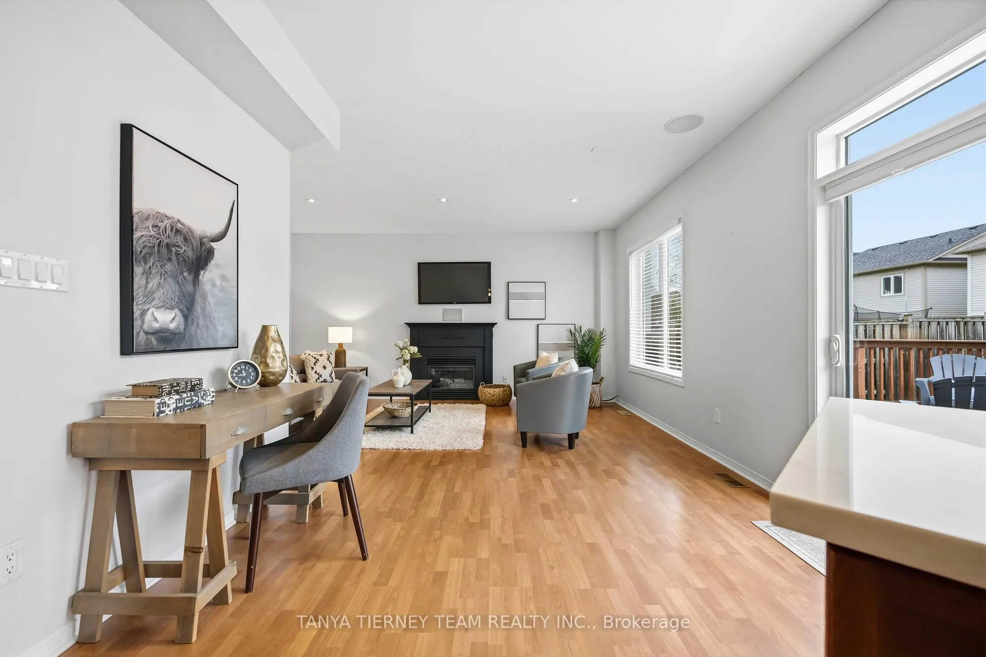 Photo 21 of 75 Robert Attersley Drive E, Whitby, Taunton North — HOMEH