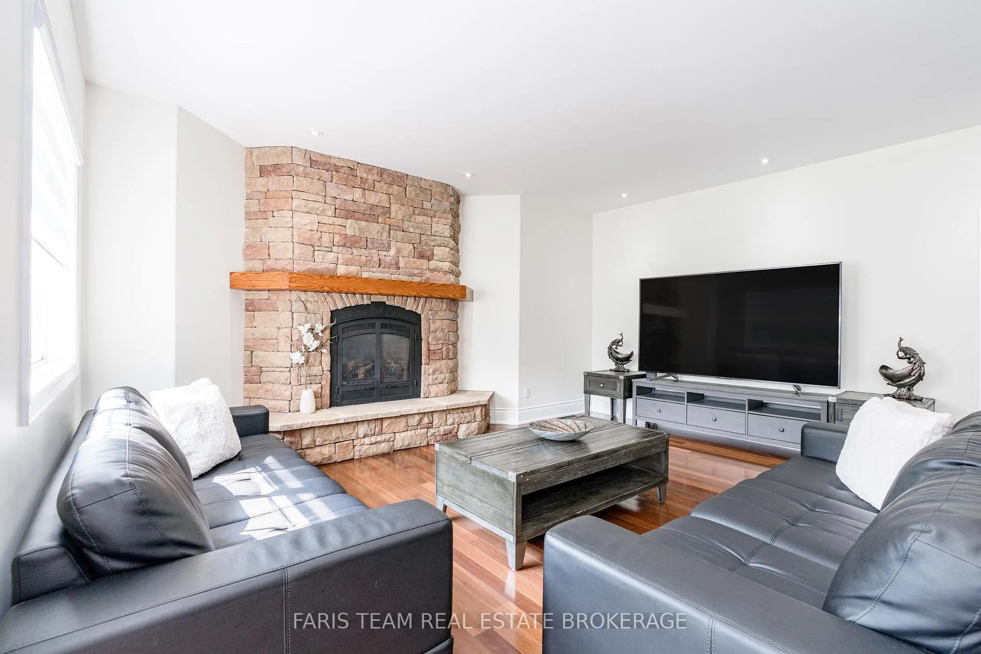 Photo 10 of 39 Vanderpost Crescent, Essa, Thornton — HOMEH