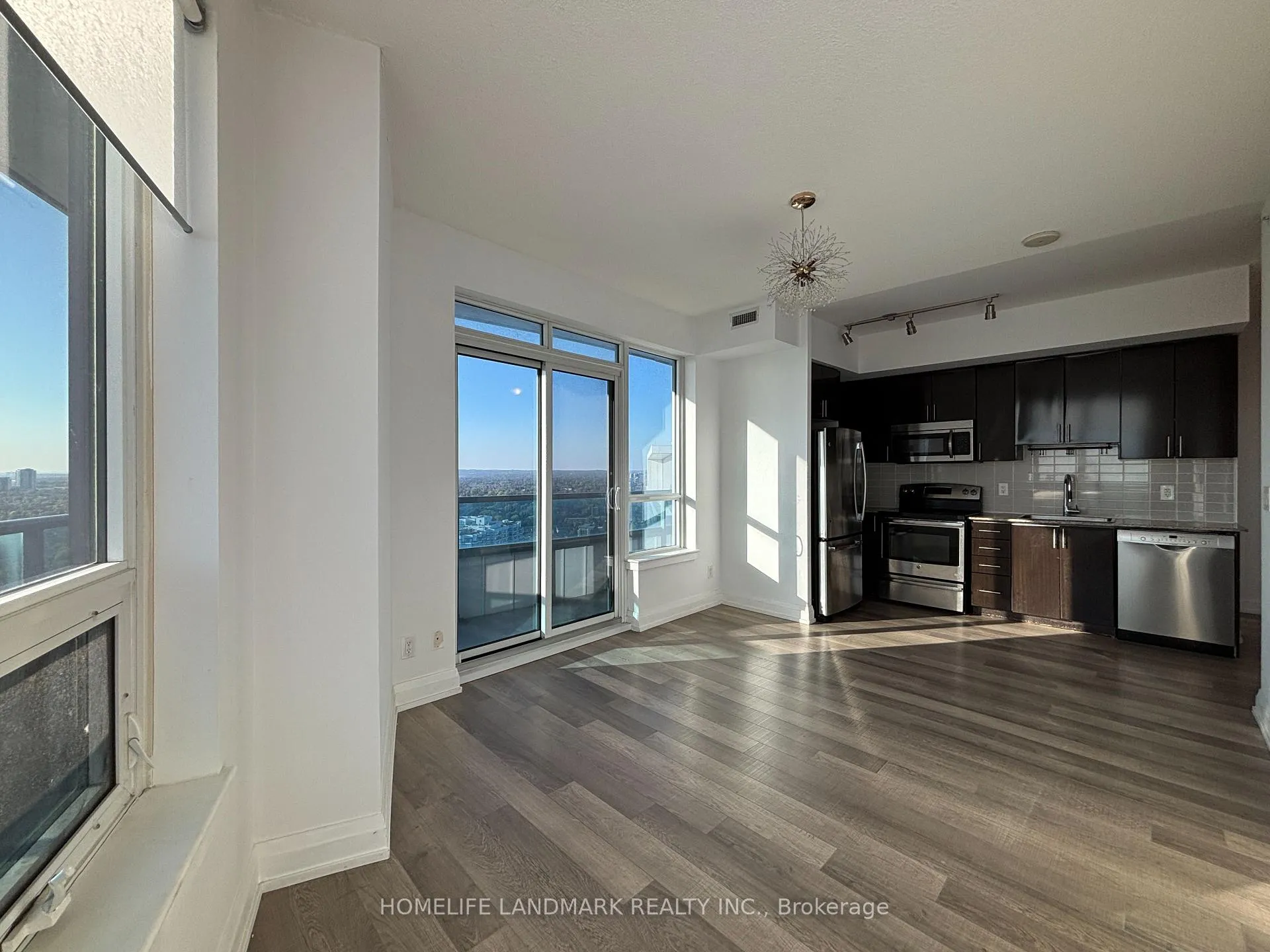 Photo 2 of Unit 2508, 7171 Yonge Street, Markham, Thornhill — HOMEH