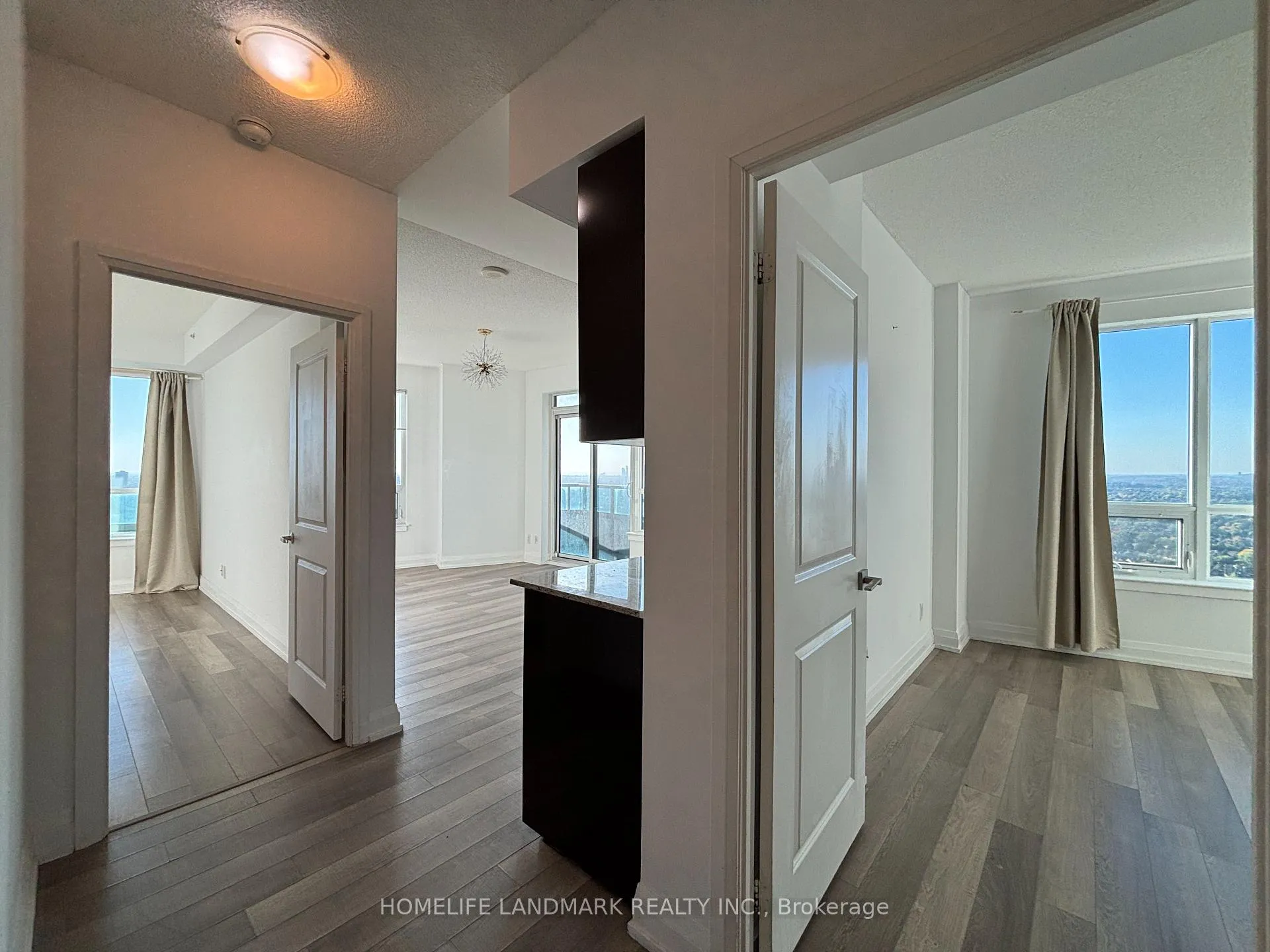 Photo 3 of Unit 2508, 7171 Yonge Street, Markham, Thornhill — HOMEH