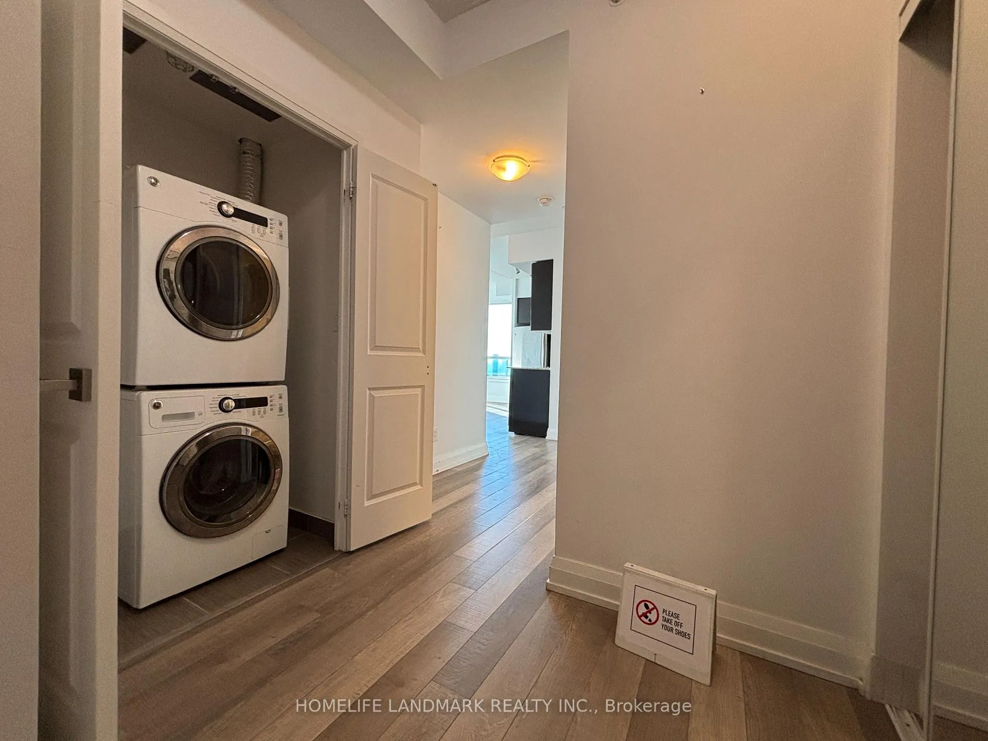 Photo 5 of Unit 2508, 7171 Yonge Street, Markham, Thornhill — HOMEH