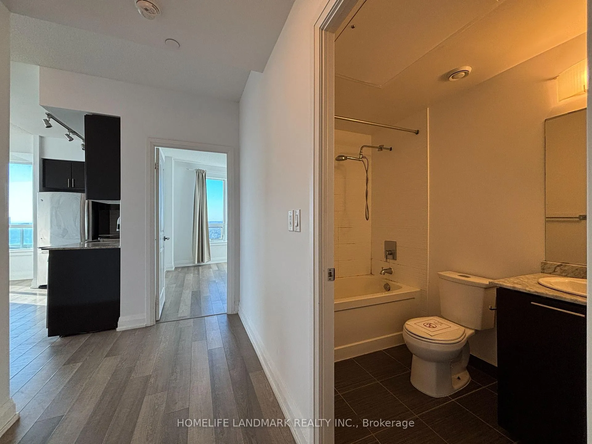 Photo 6 of Unit 2508, 7171 Yonge Street, Markham, Thornhill — HOMEH