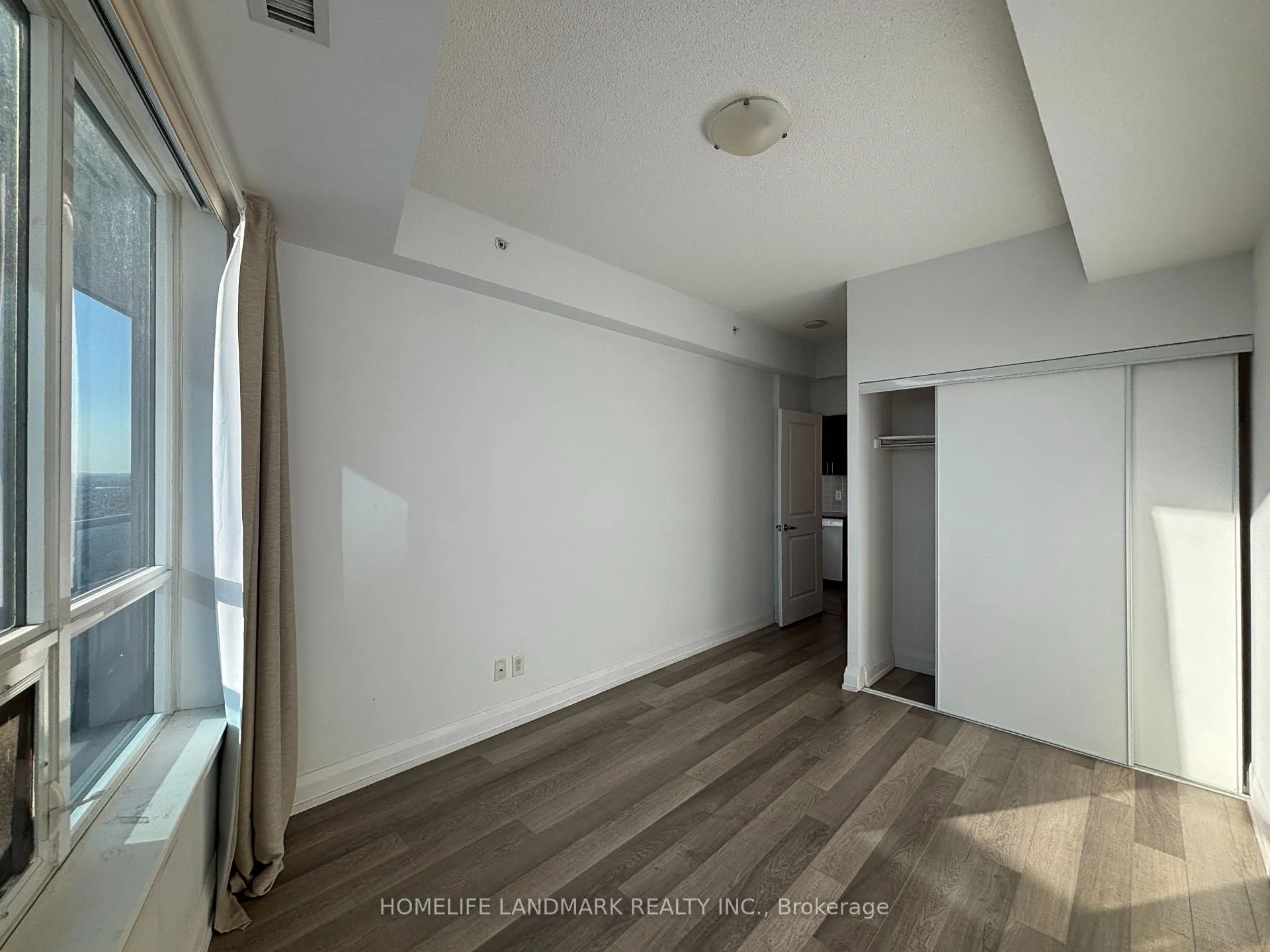 Photo 7 of Unit 2508, 7171 Yonge Street, Markham, Thornhill — HOMEH