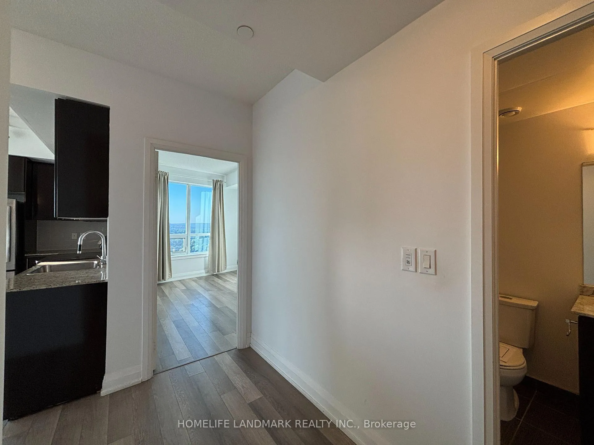 Photo 11 of Unit 2508, 7171 Yonge Street, Markham, Thornhill — HOMEH