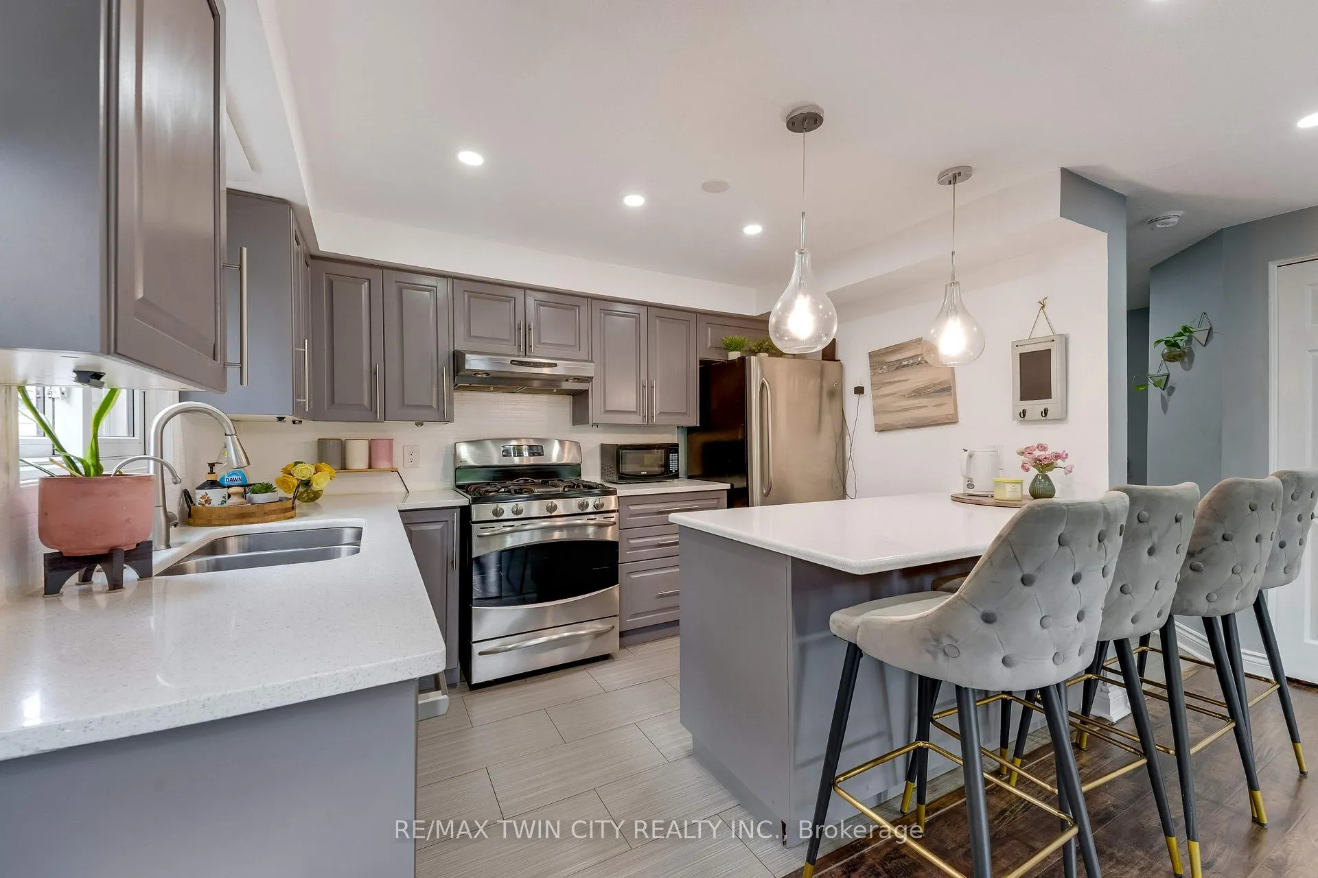 Photo 8 of 925 Copper Leaf Crescent, Kitchener, Trussler — HOMEH