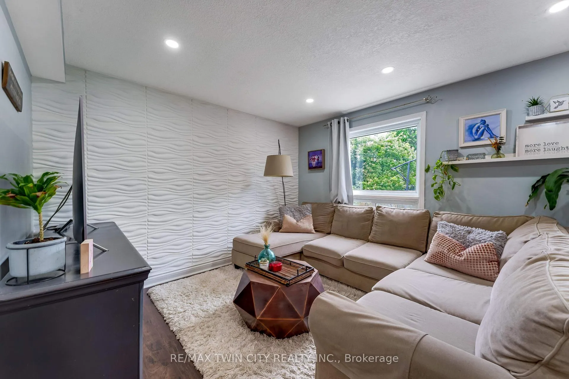 Photo 12 of 925 Copper Leaf Crescent, Kitchener, Trussler — HOMEH