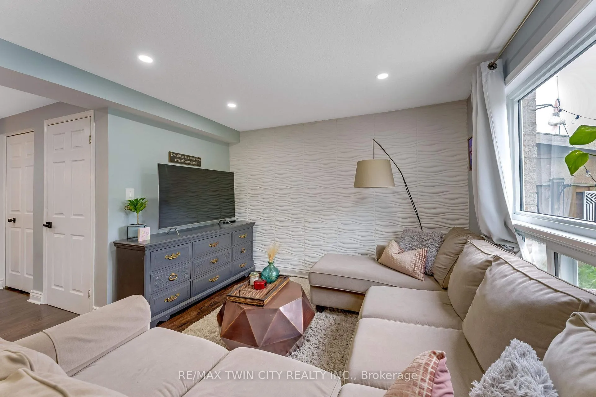 Photo 13 of 925 Copper Leaf Crescent, Kitchener, Trussler — HOMEH