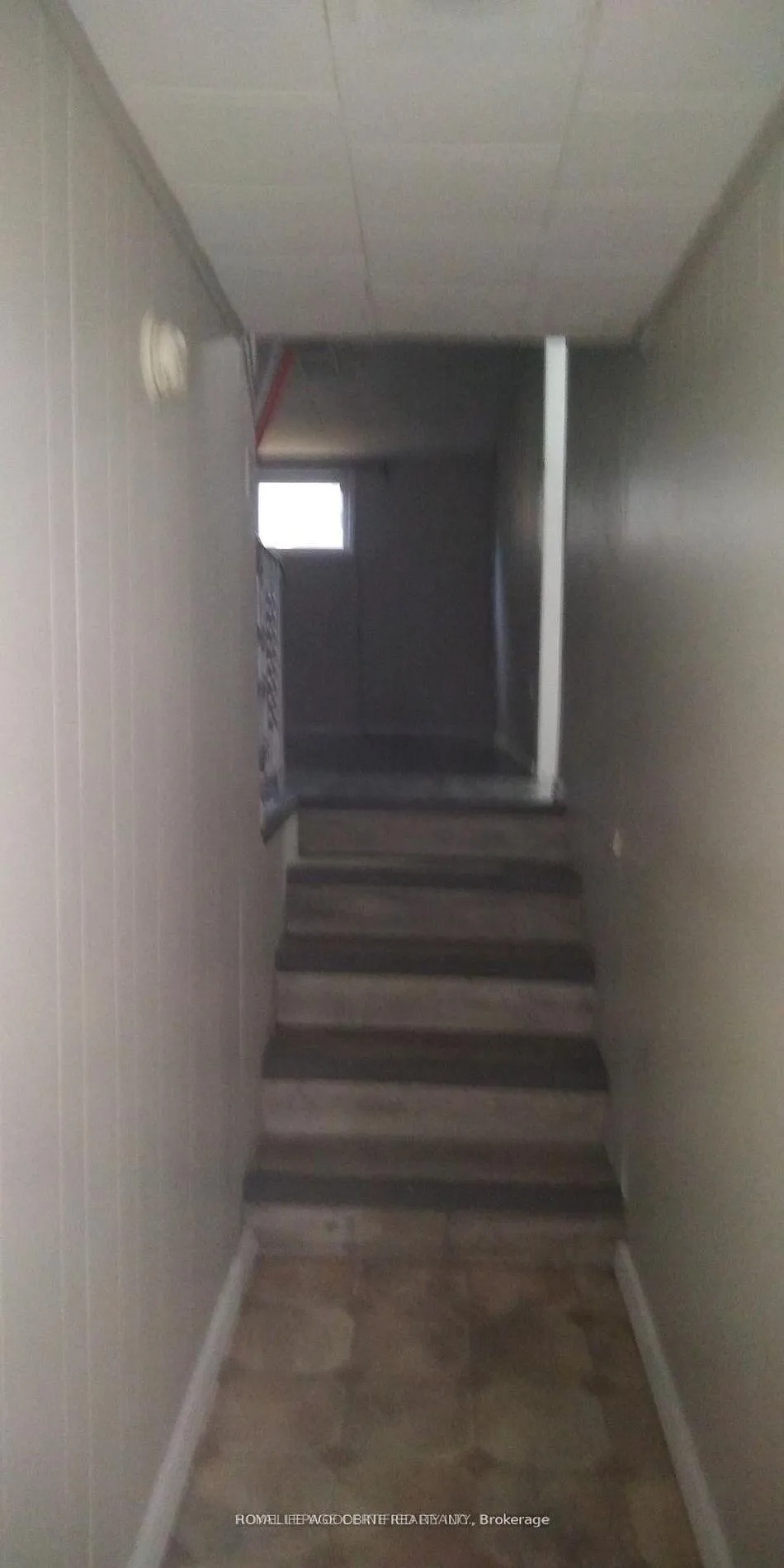 Photo 13 of 2 Rideau Crescent, Hamilton, Lisgar — HOMEH