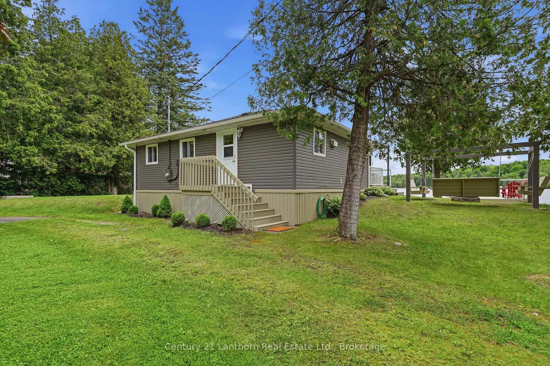 Photo 11 of 1004 C Almond Lane, Frontenac, Frontenac Centre — HOMEH