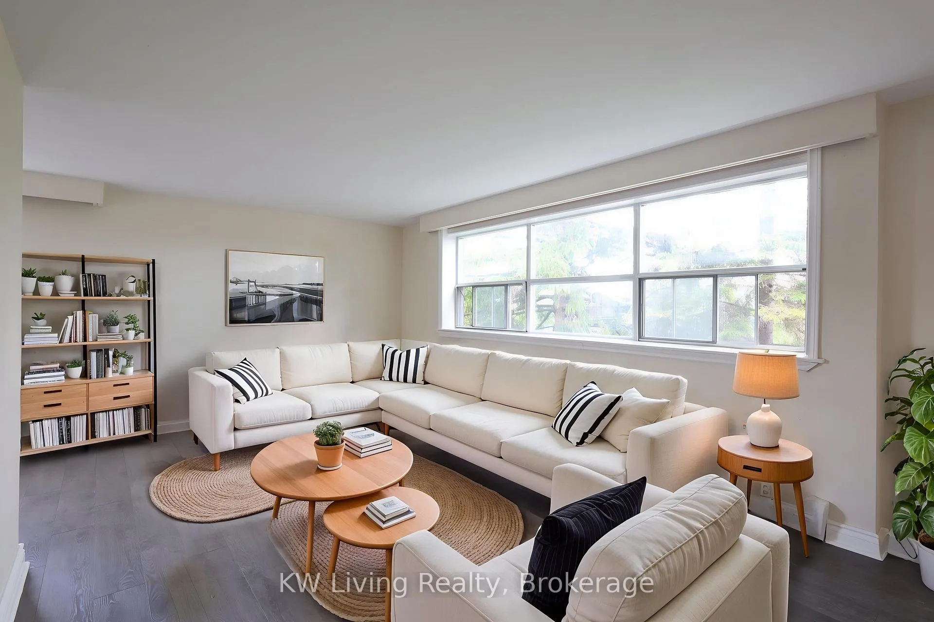 Photo 4 of Unit 302, 100 Browns Line, Etobicoke, Alderwood — HOMEH