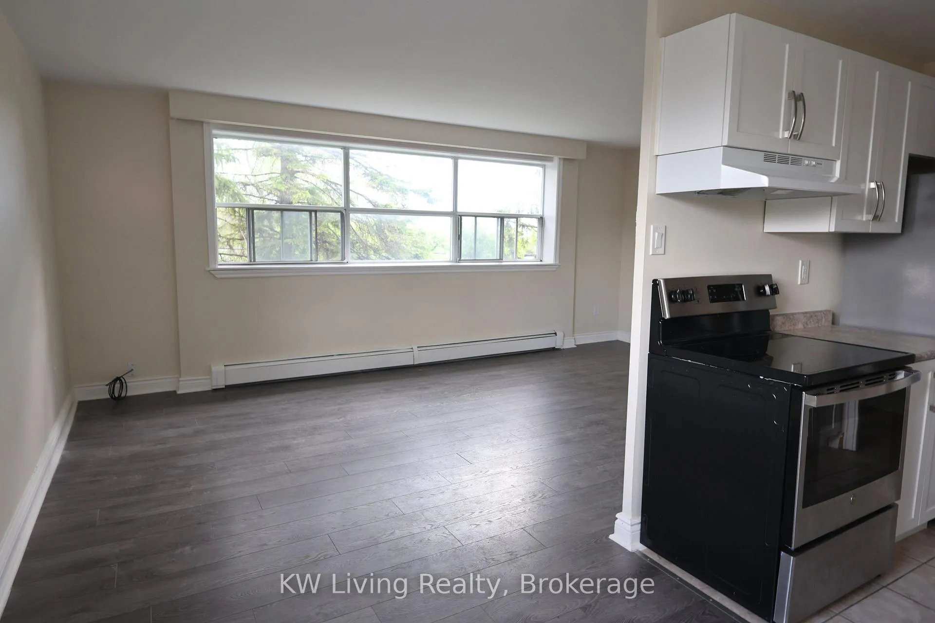 Photo 11 of Unit 302, 100 Browns Line, Etobicoke, Alderwood — HOMEH