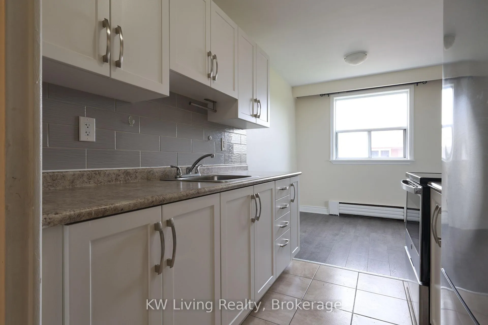 Photo 15 of Unit 302, 100 Browns Line, Etobicoke, Alderwood — HOMEH