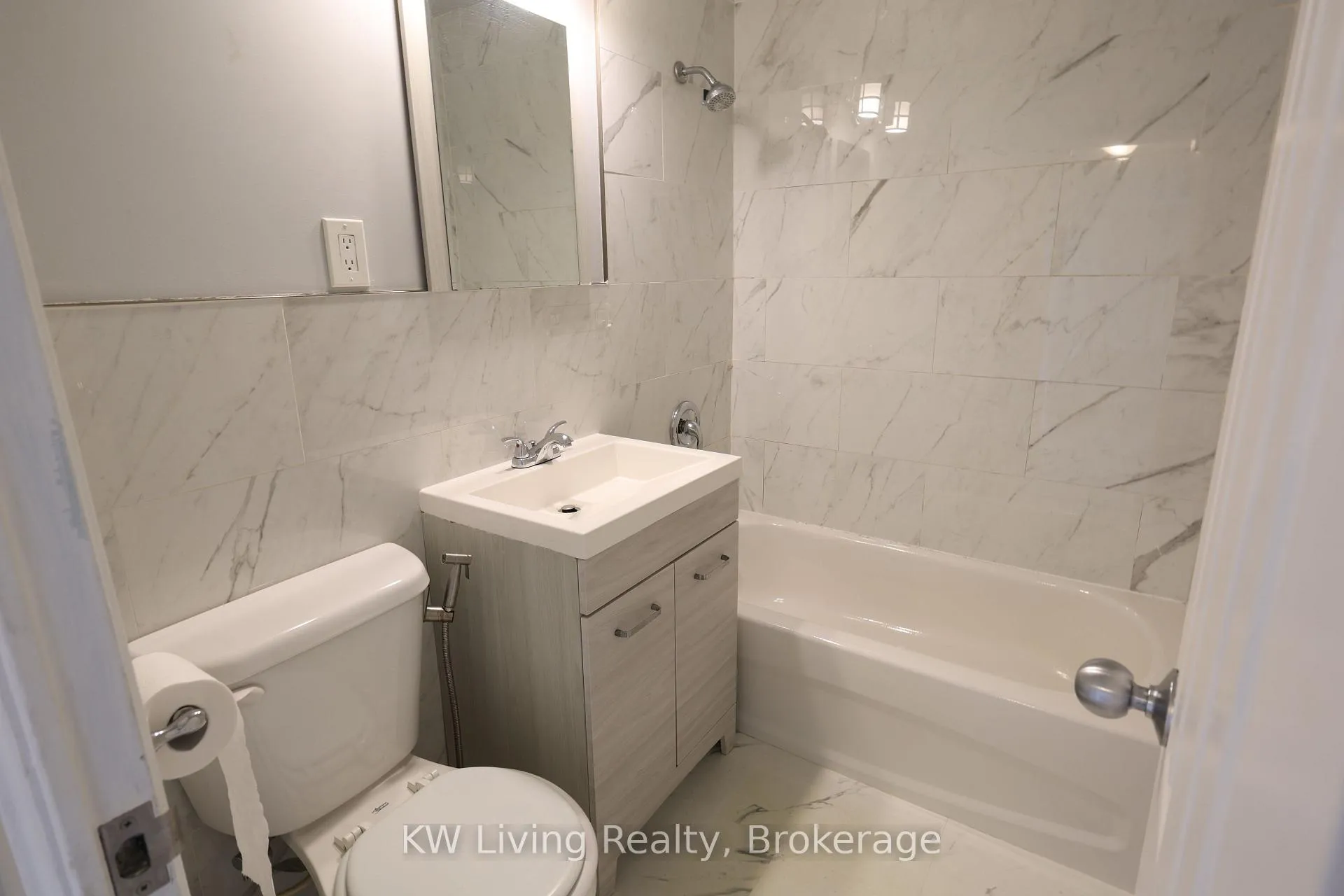 Photo 23 of Unit 302, 100 Browns Line, Etobicoke, Alderwood — HOMEH