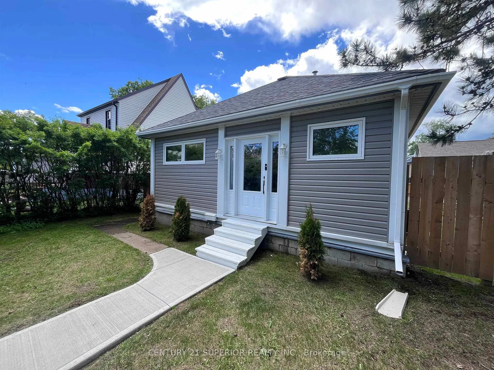 Photo 1 of 437 Hodder Ave, Thunder Bay, Current River — HOMEH