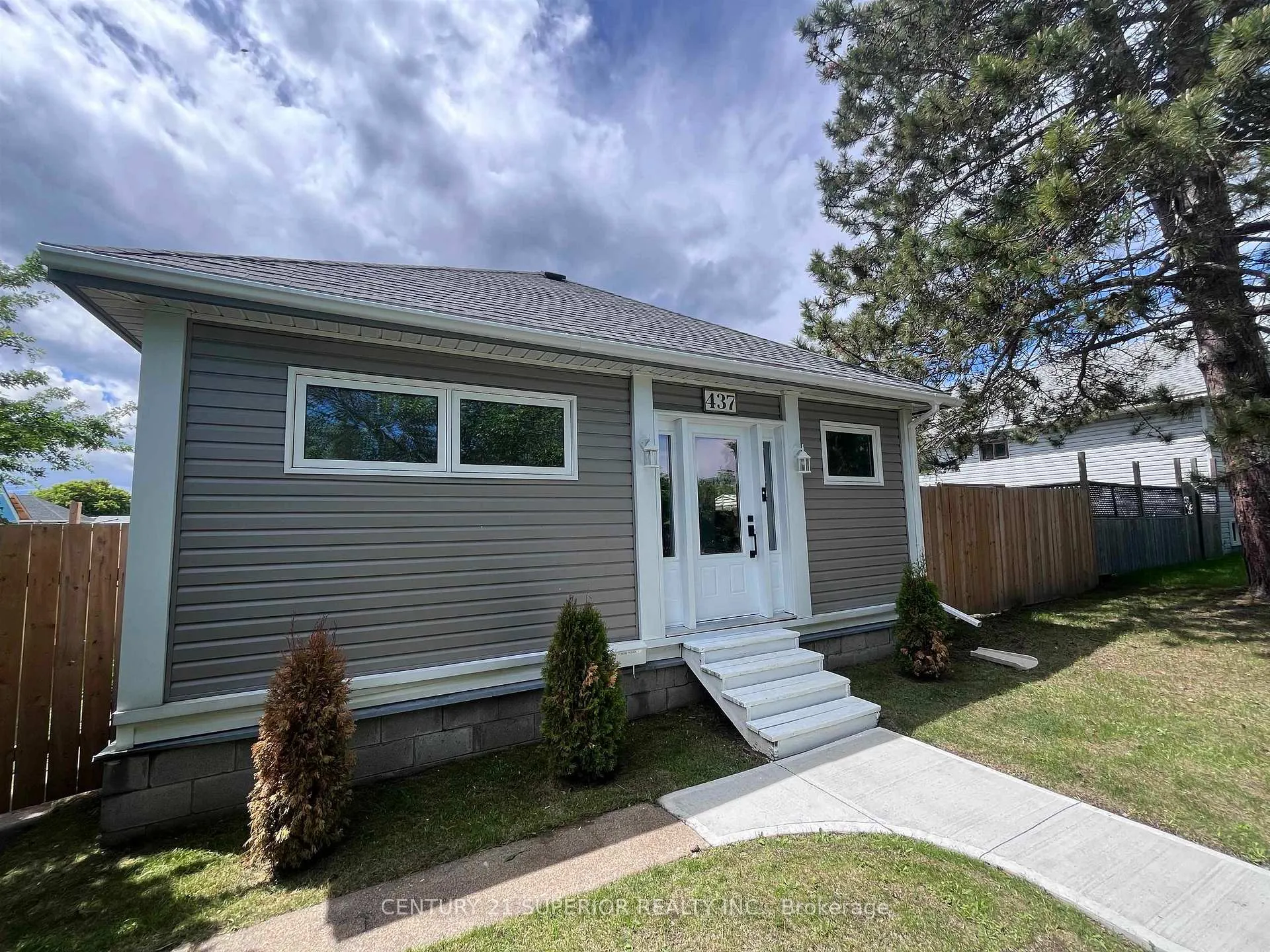 Photo 4 of 437 Hodder Ave, Thunder Bay, Current River — HOMEH