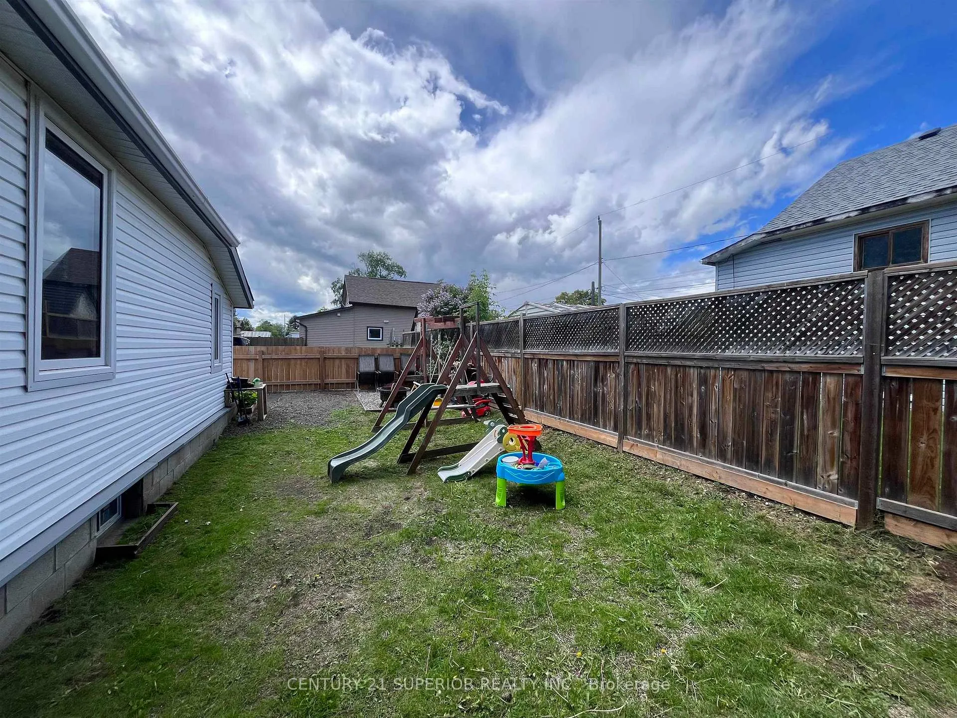 Photo 40 of 437 Hodder Ave, Thunder Bay, Current River — HOMEH