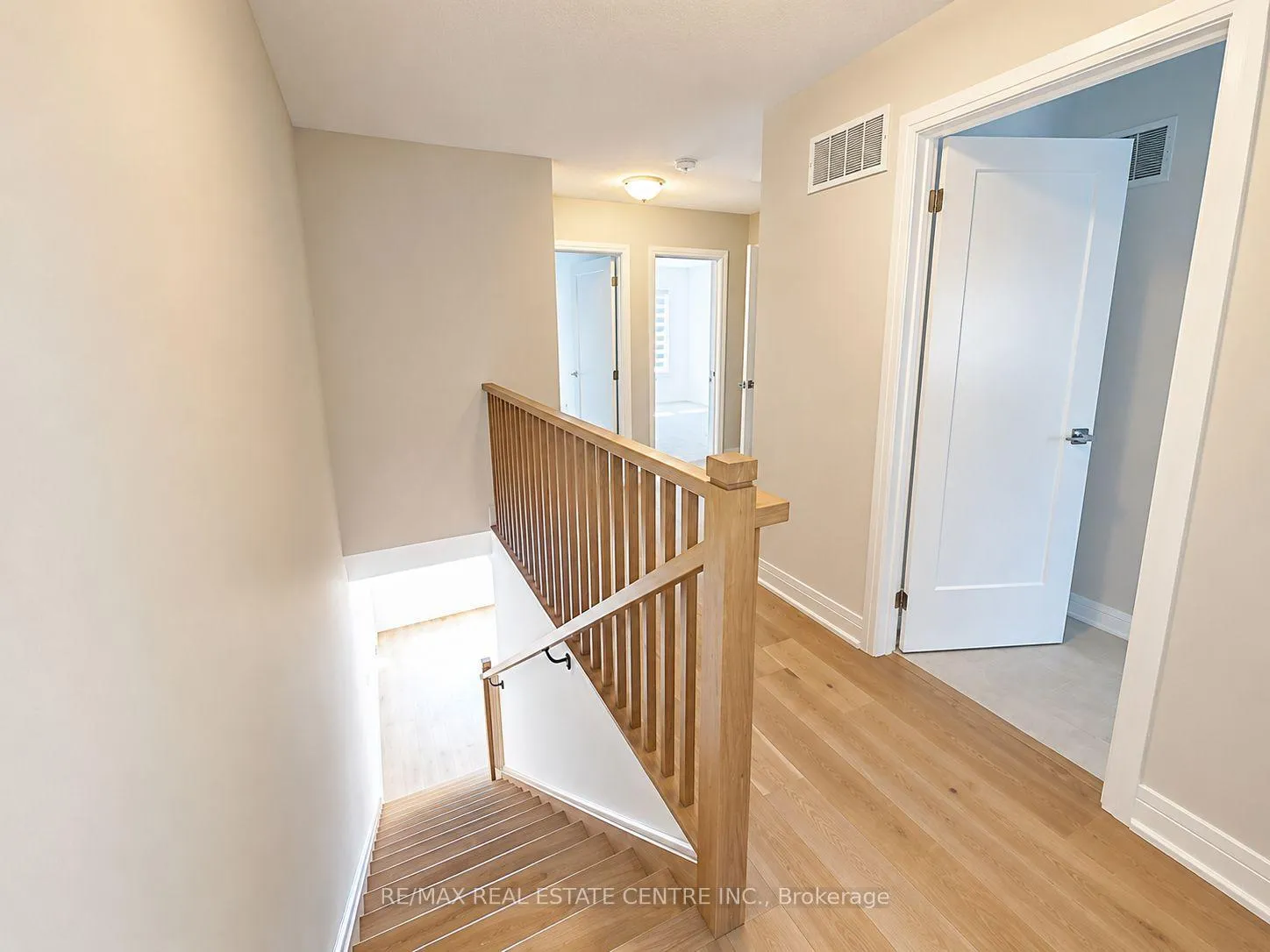 Photo 15 of 46 Windtree Way, Halton Hills, Georgetown — HOMEH