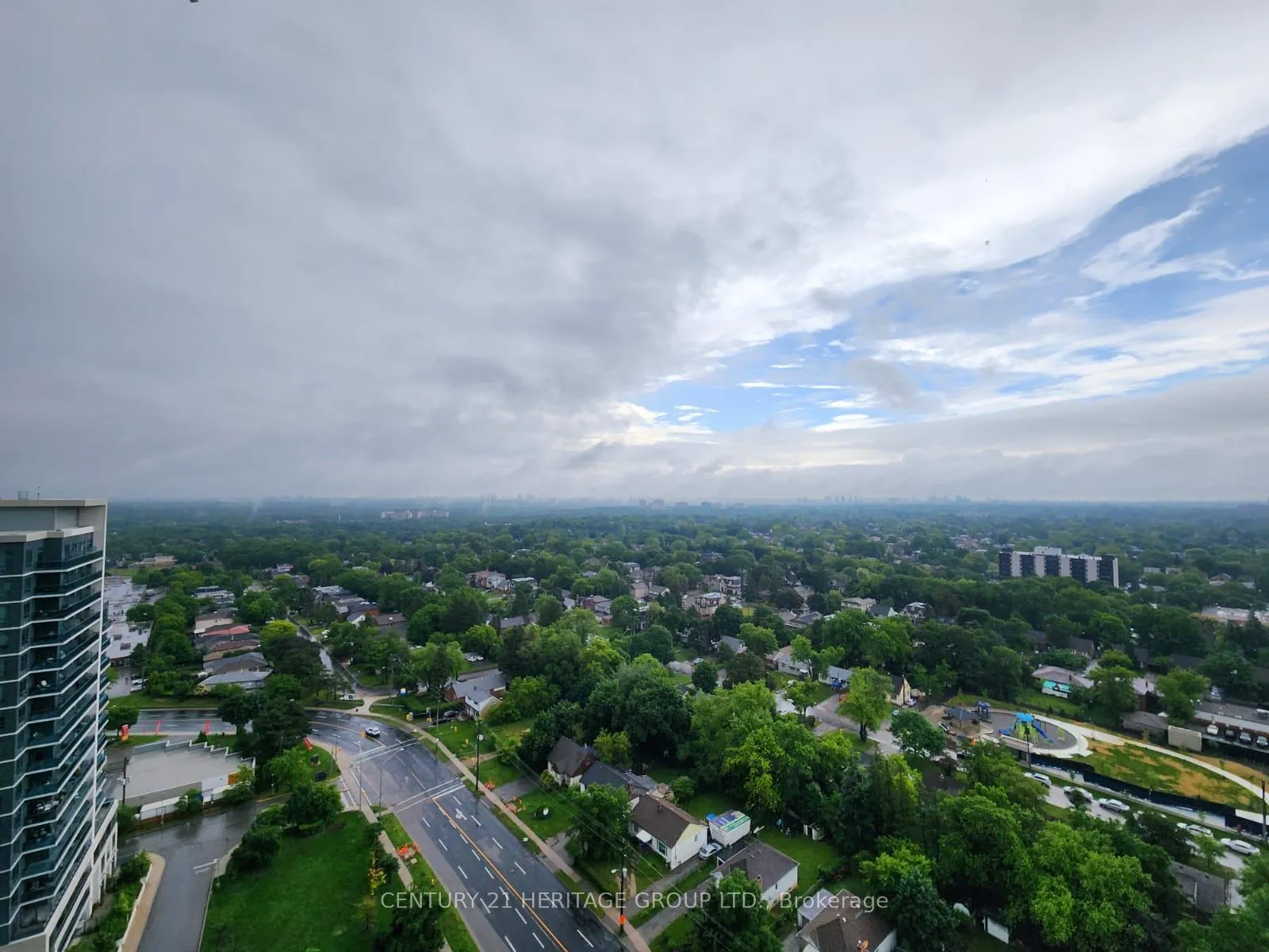 Photo 7 of Unit 2030, 7161 Yonge Street, Markham, Thornhill — HOMEH