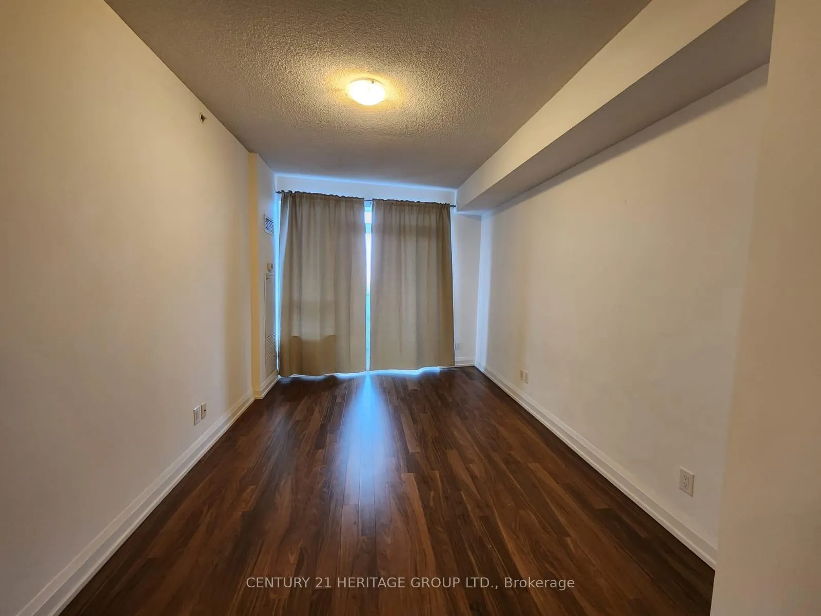 Photo 9 of Unit 2030, 7161 Yonge Street, Markham, Thornhill — HOMEH