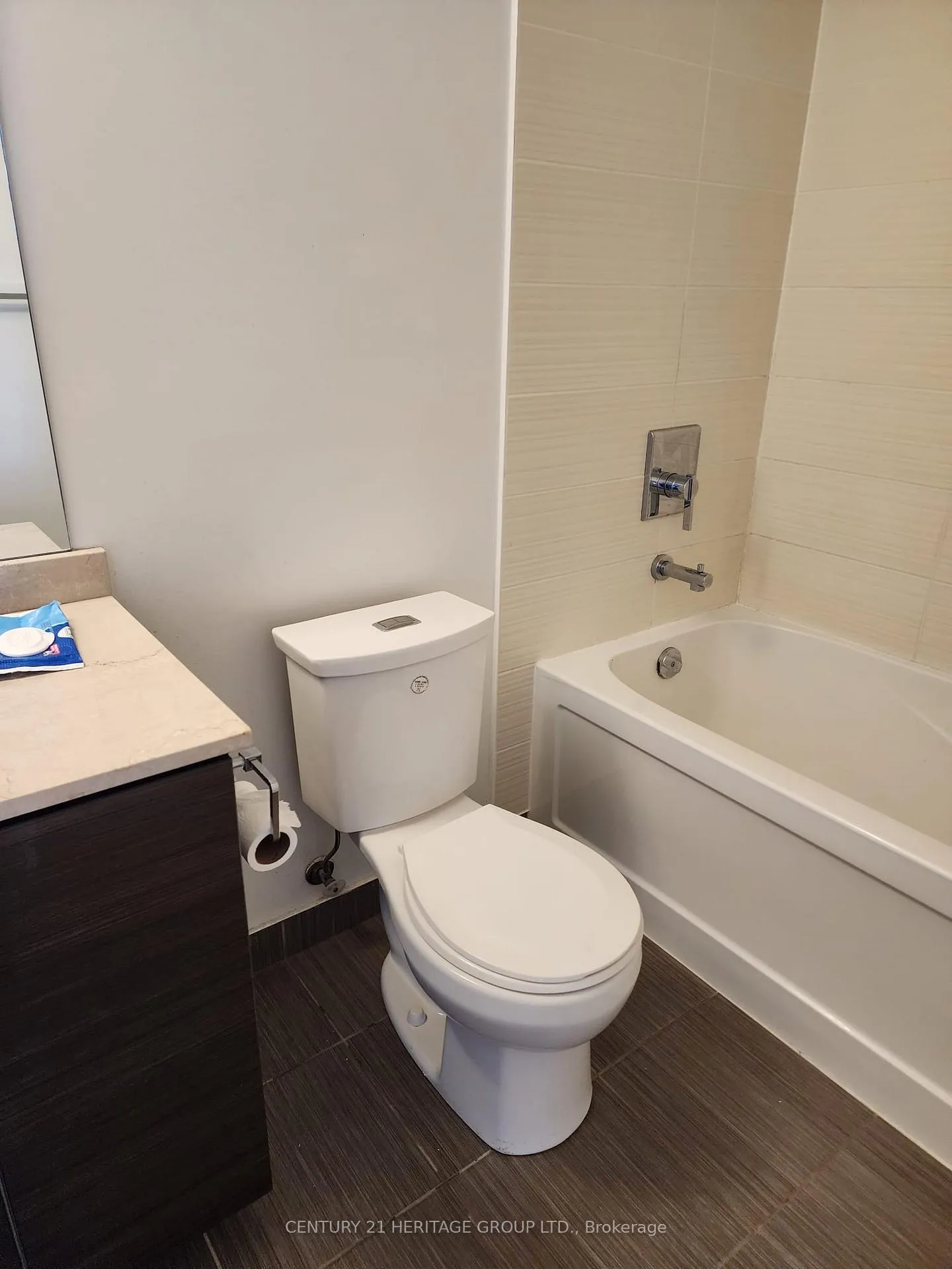 Photo 15 of Unit 2030, 7161 Yonge Street, Markham, Thornhill — HOMEH