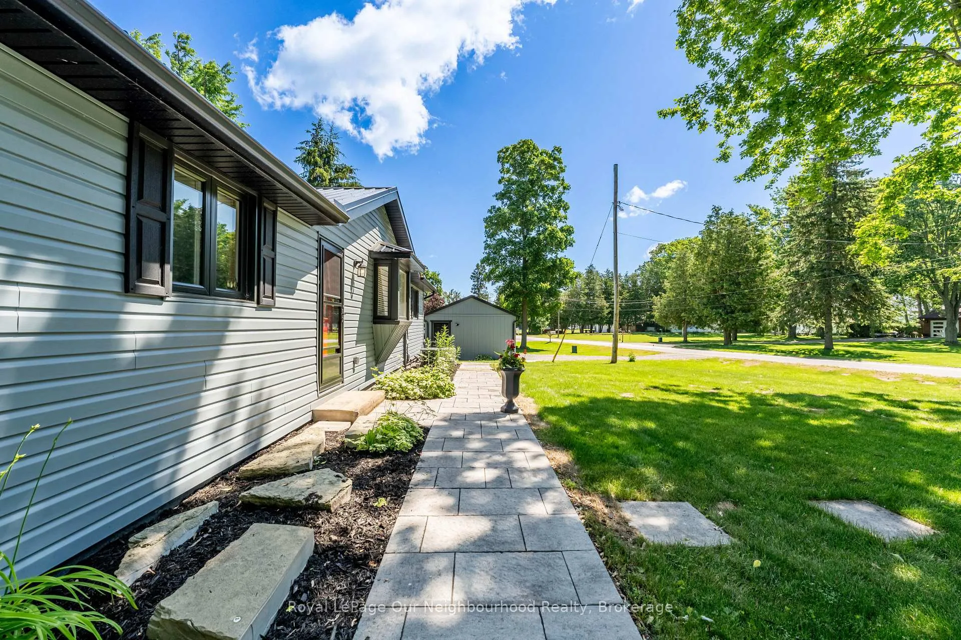 Photo 33 of 1194 Nuforest Drive, Selwyn — HOMEH
