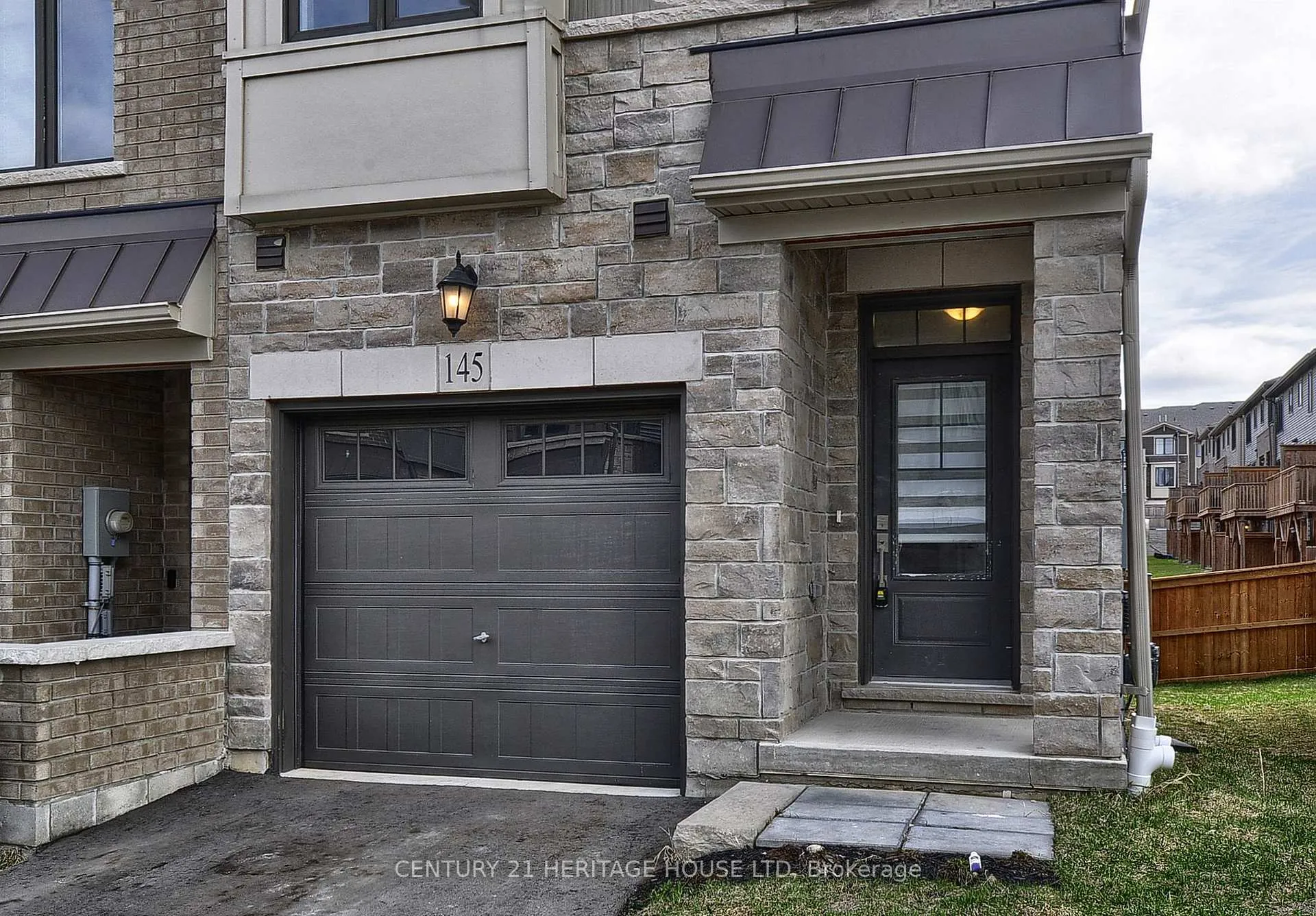 Photo 4 of Unit 145, 10 Birmingham Drive, Cambridge, Hagey — HOMEH