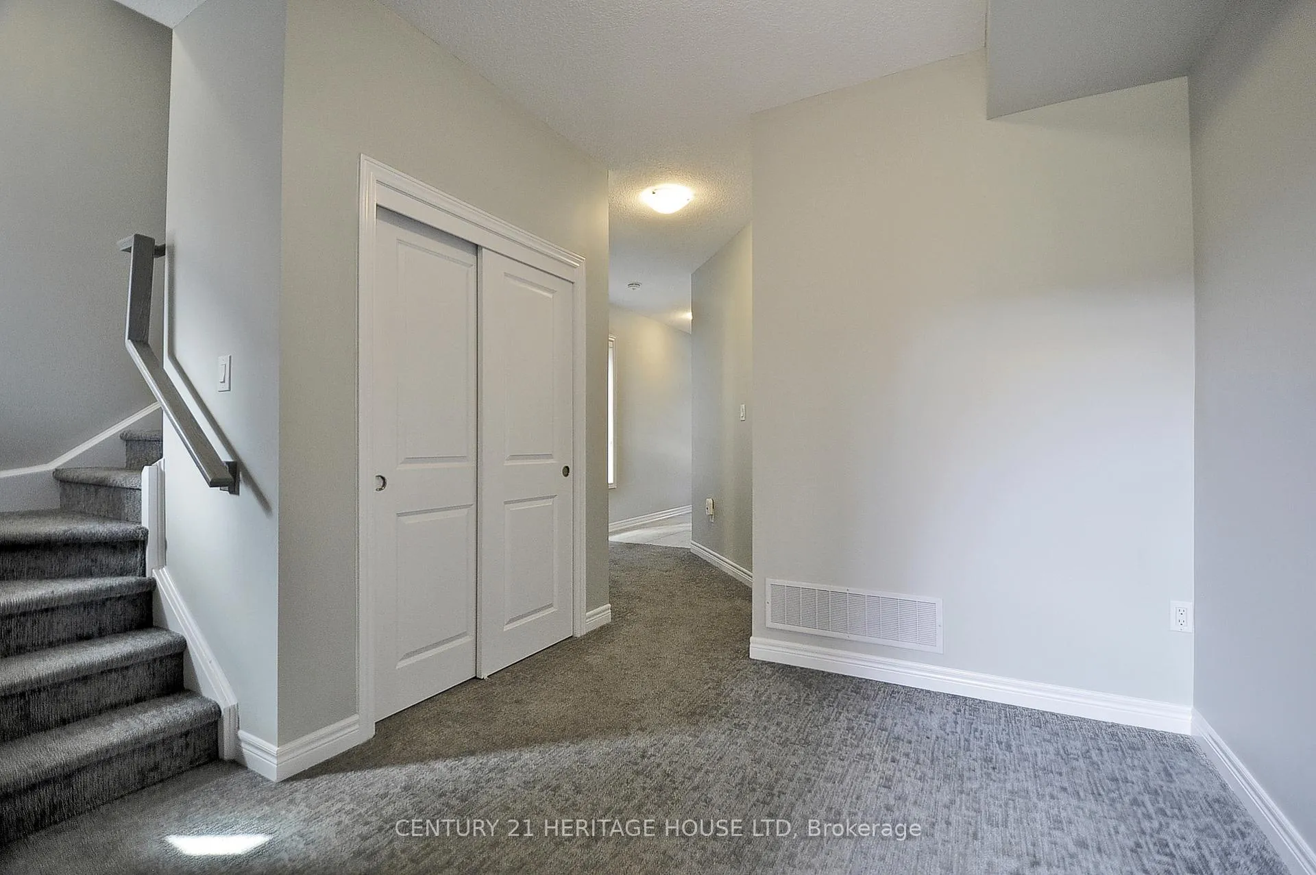 Photo 6 of Unit 145, 10 Birmingham Drive, Cambridge, Hagey — HOMEH