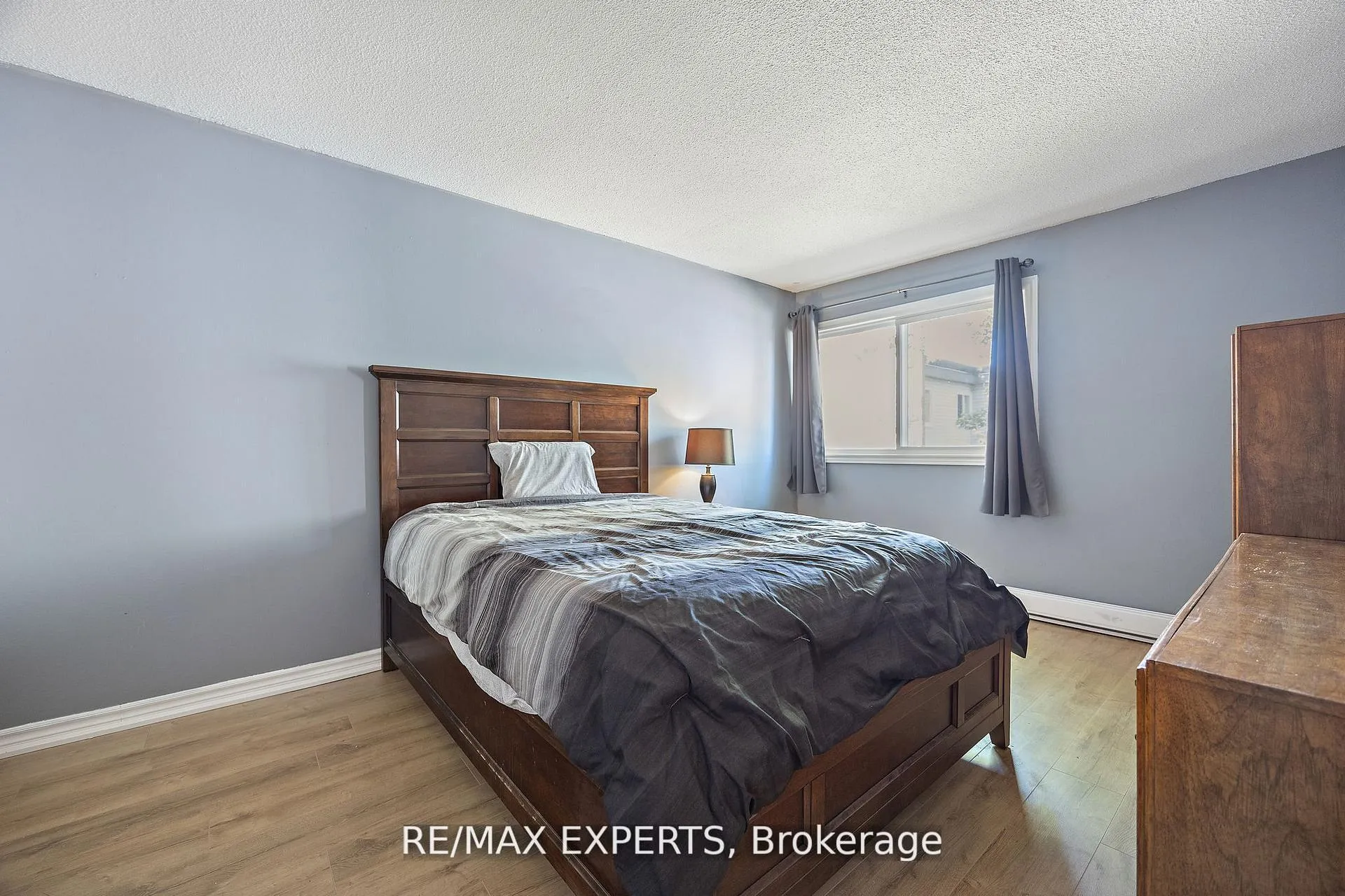 Photo 11 of 242 Milestone Crescent, Aurora, Aurora Village — HOMEH