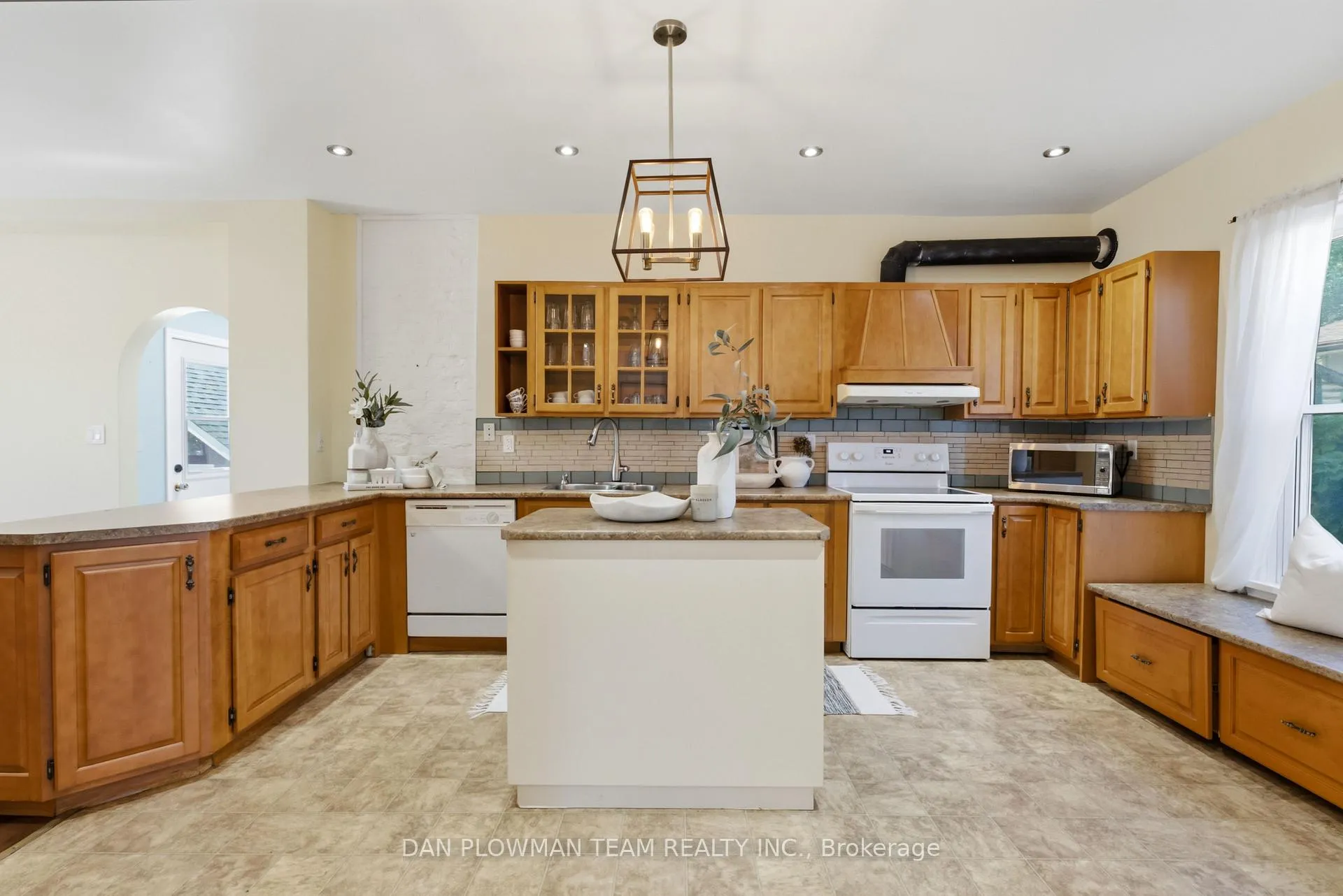 Photo 7 of 176 Annis Street, Oshawa, Lakeview — HOMEH