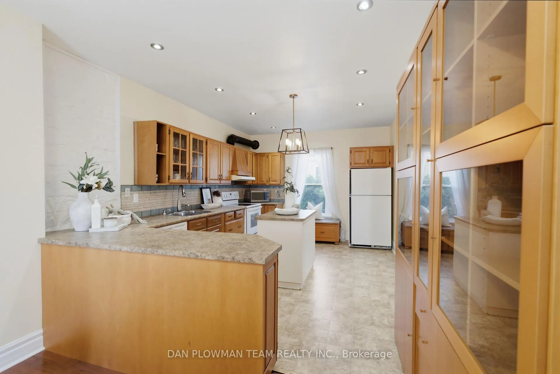 Photo 8 of 176 Annis Street, Oshawa, Lakeview — HOMEH